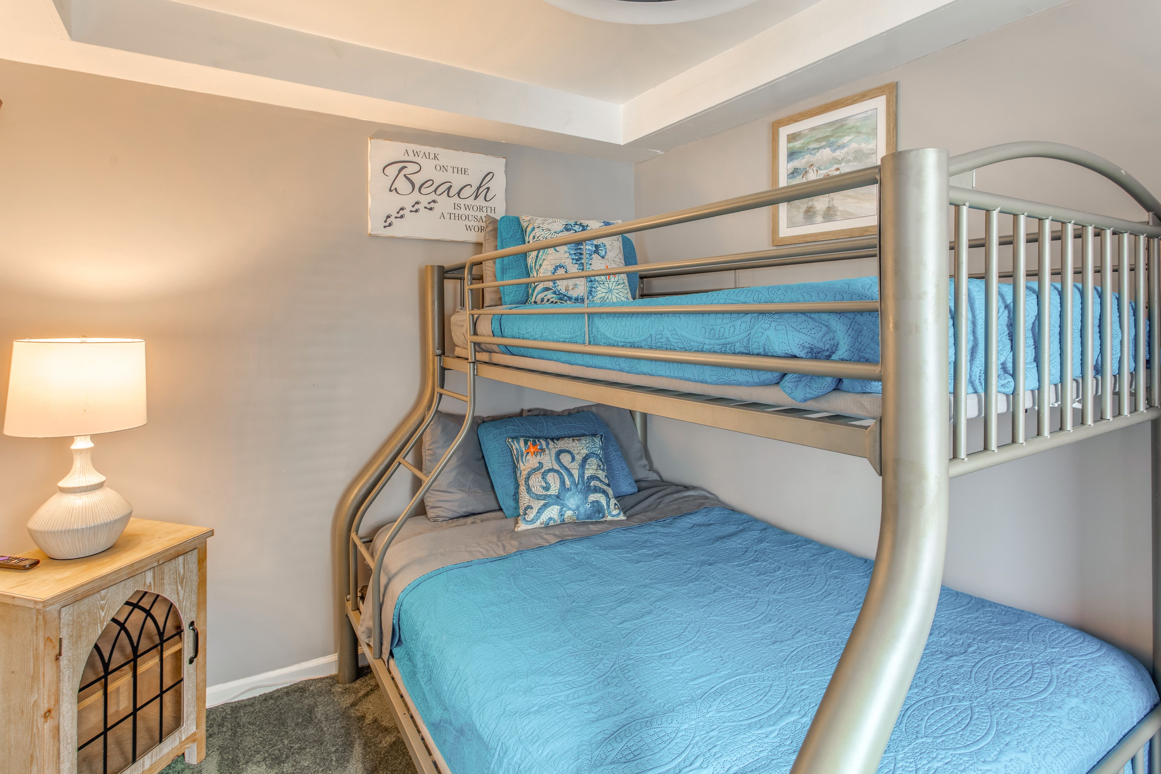 Bedroom 4 | Twin/Queen Bunk Bed | 2nd Floor