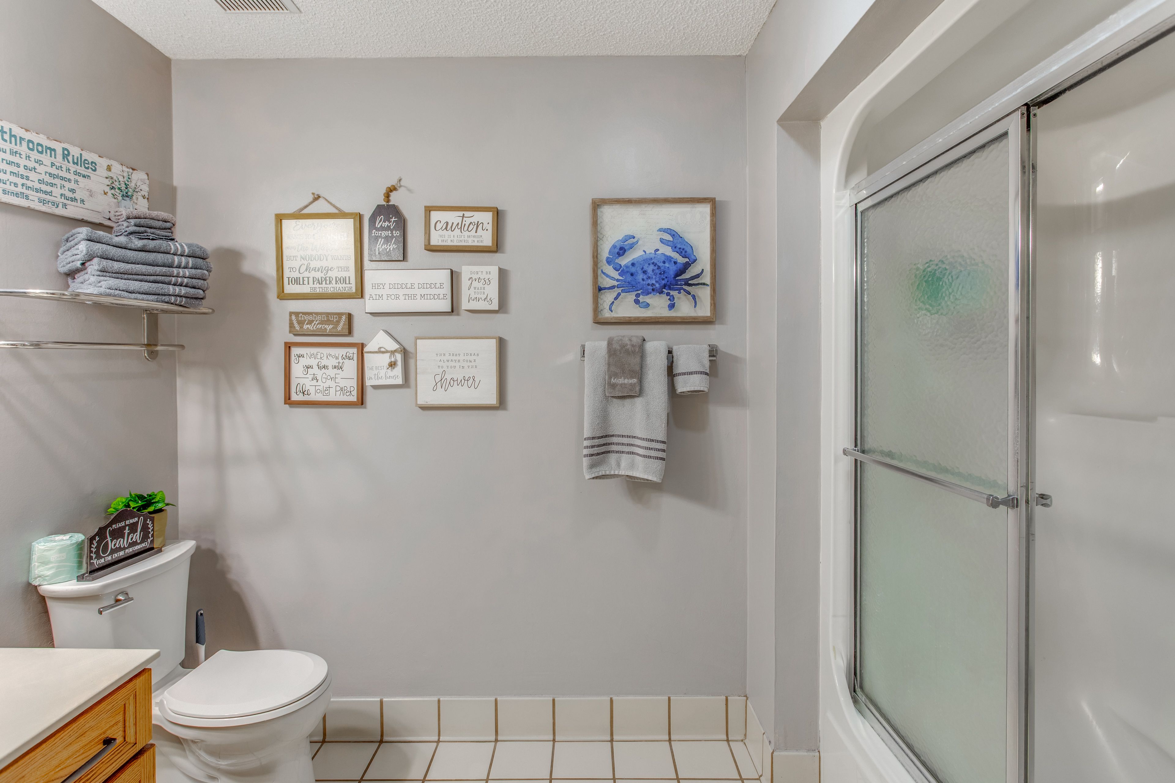 Full Bathroom | 3rd Floor