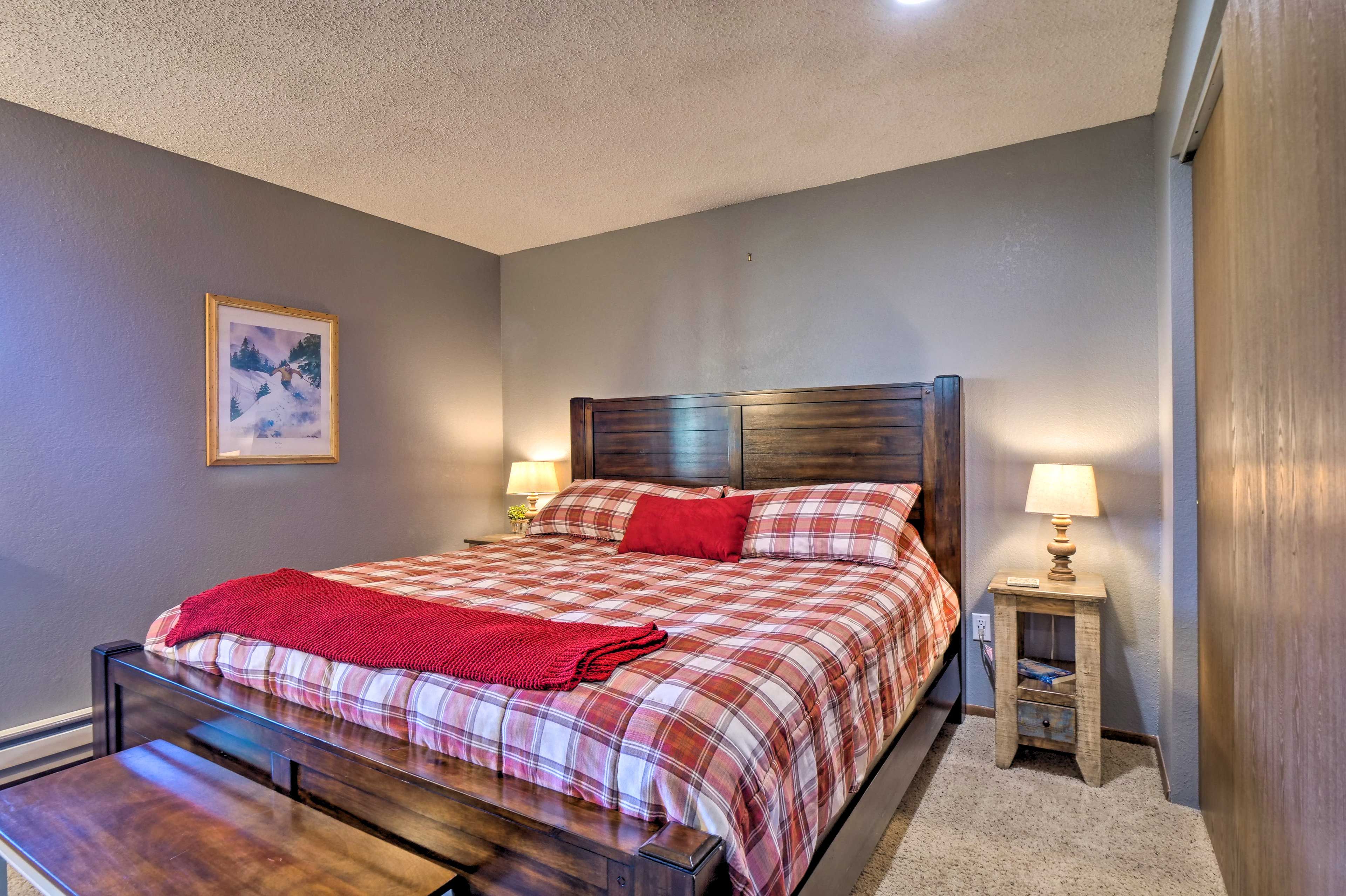 Bedroom 1 | King Bed | Linens Provided