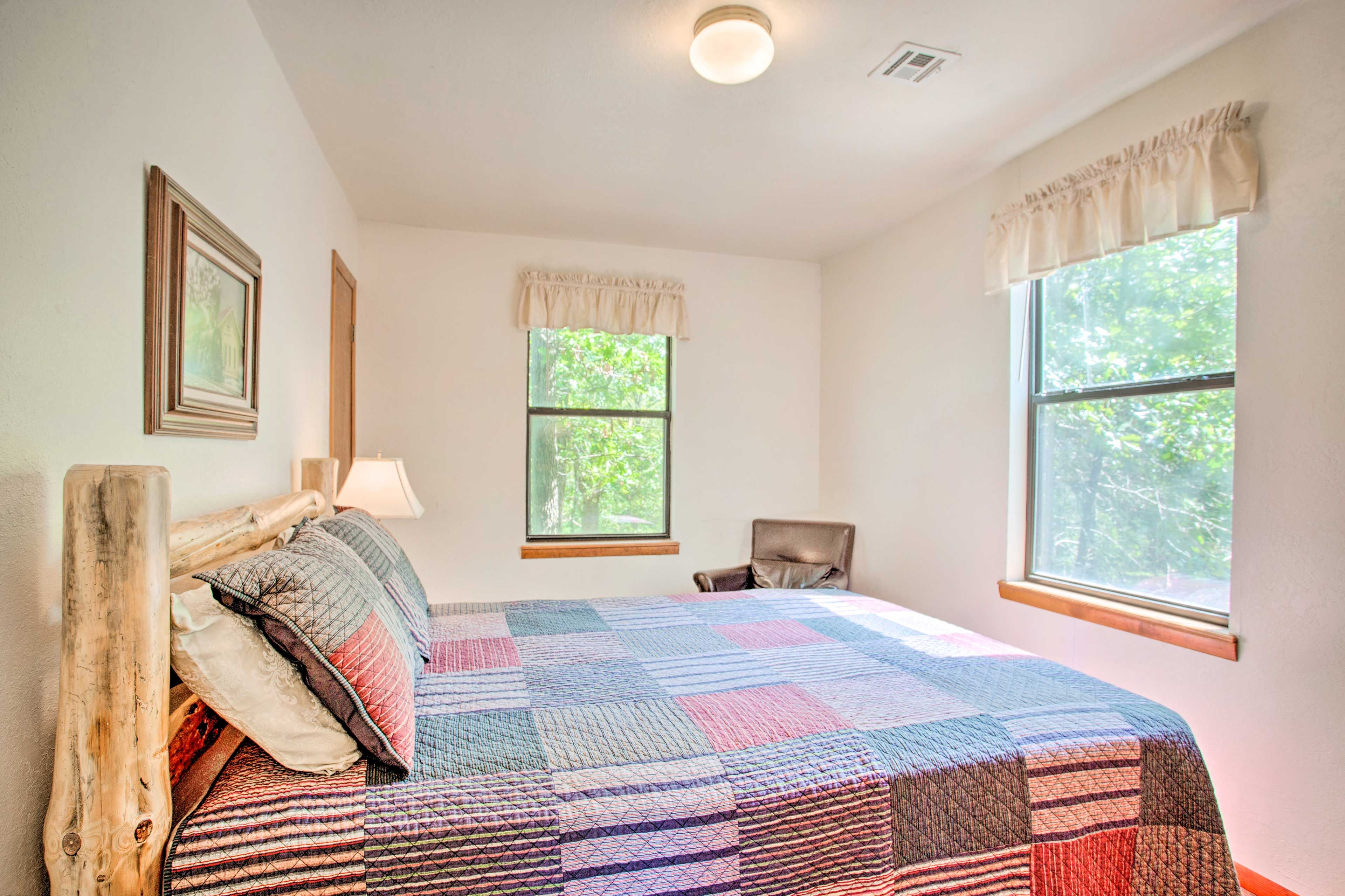 Bedroom 1 | Queen Bed | Linens & Towels Provided