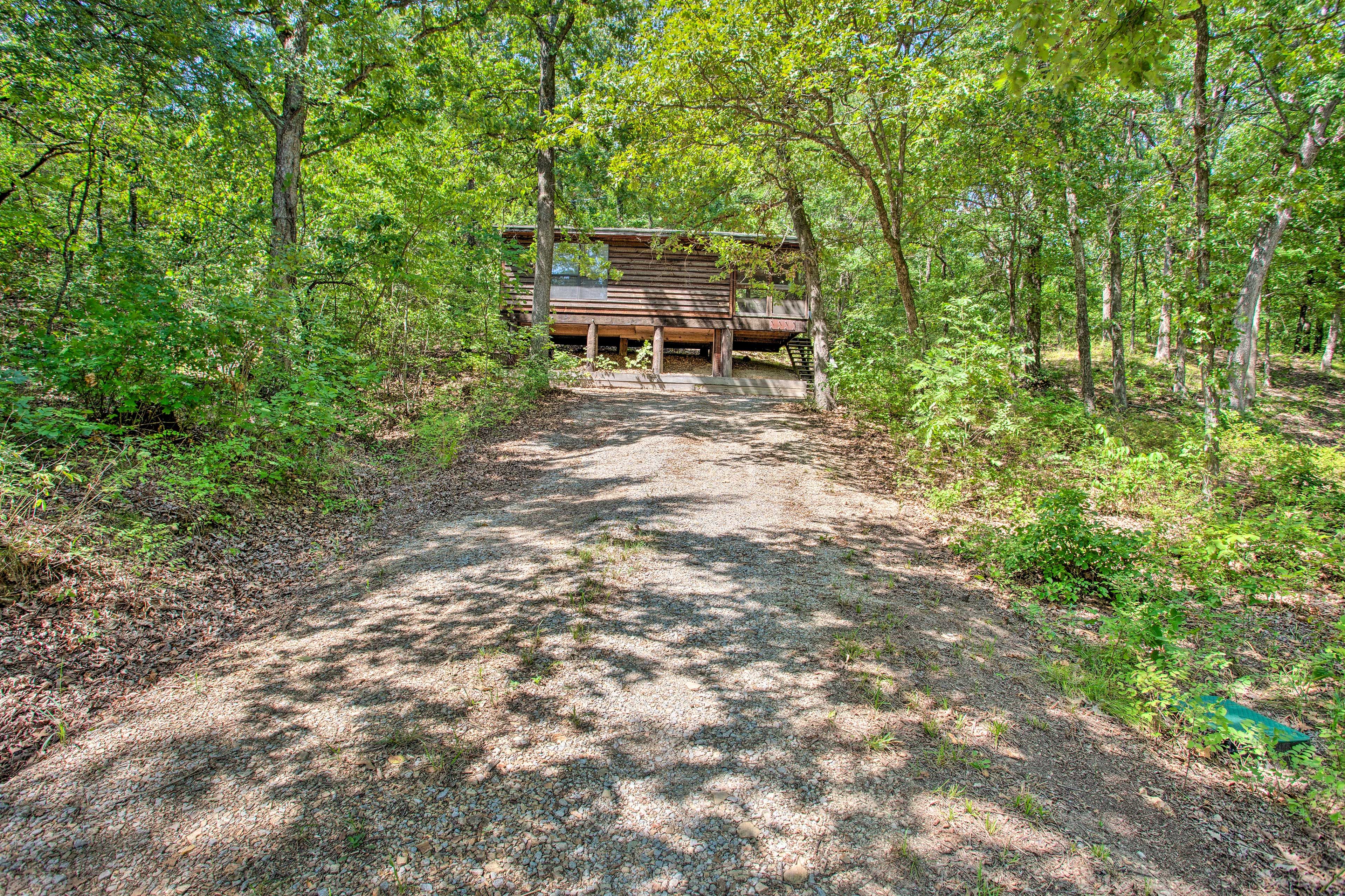 Parking | Gravel Driveway (1 Vehicle)