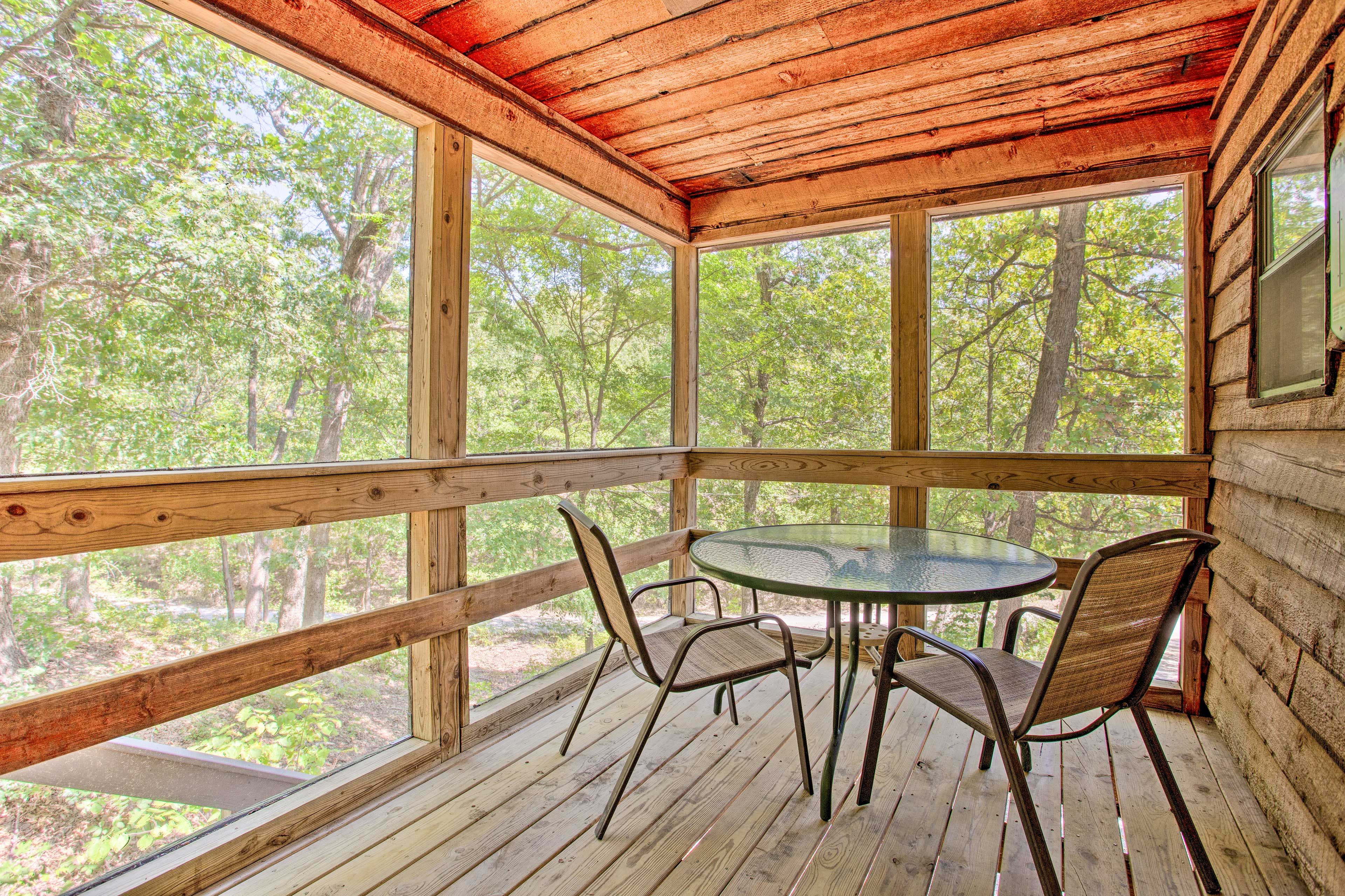 Screened-In Porch | Dining Area | Charcoal Grill
