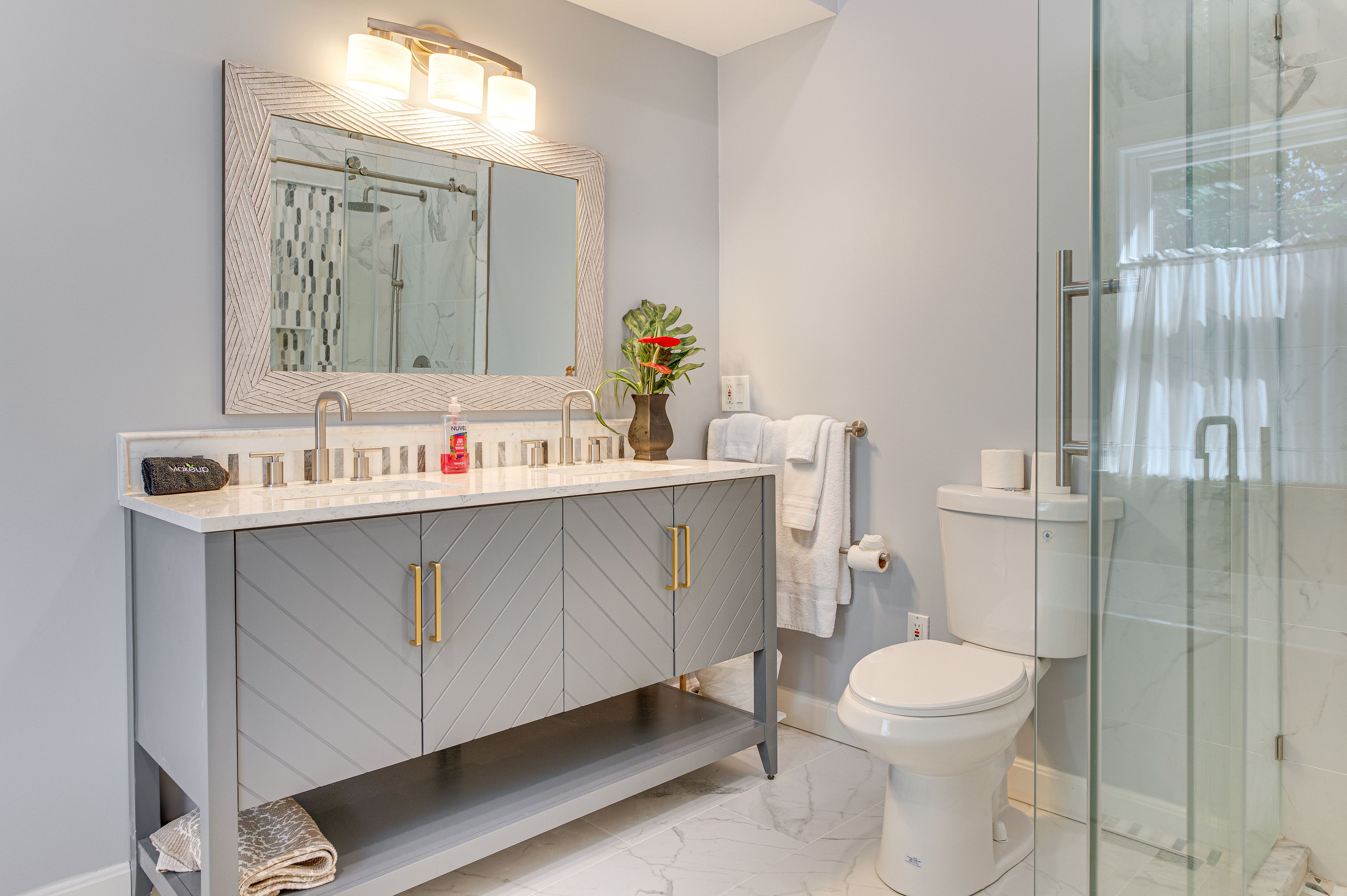 En-Suite Bathroom | Towels Provided | Complimentary Toiletries | 2nd Floor