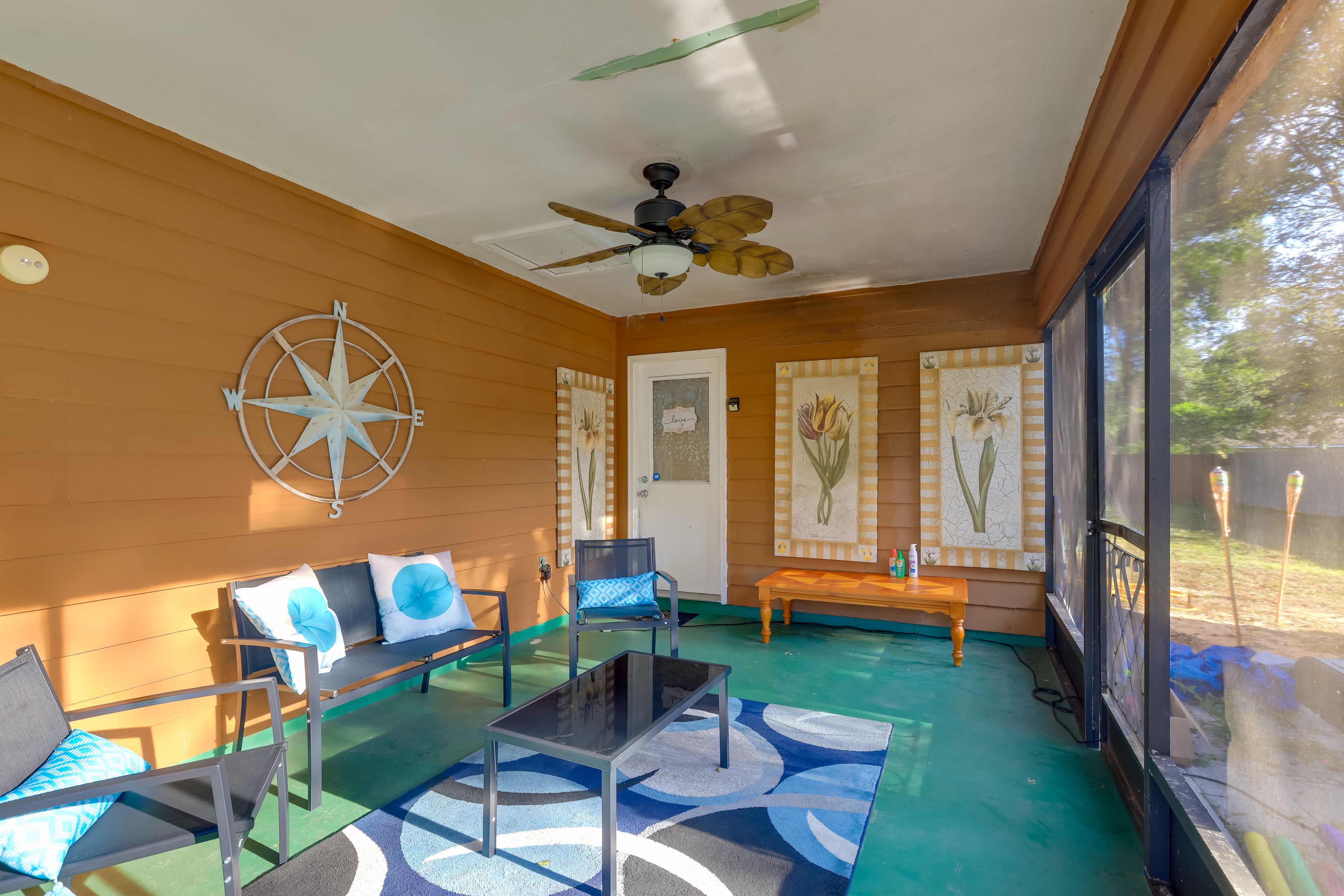 Screened-In Porch