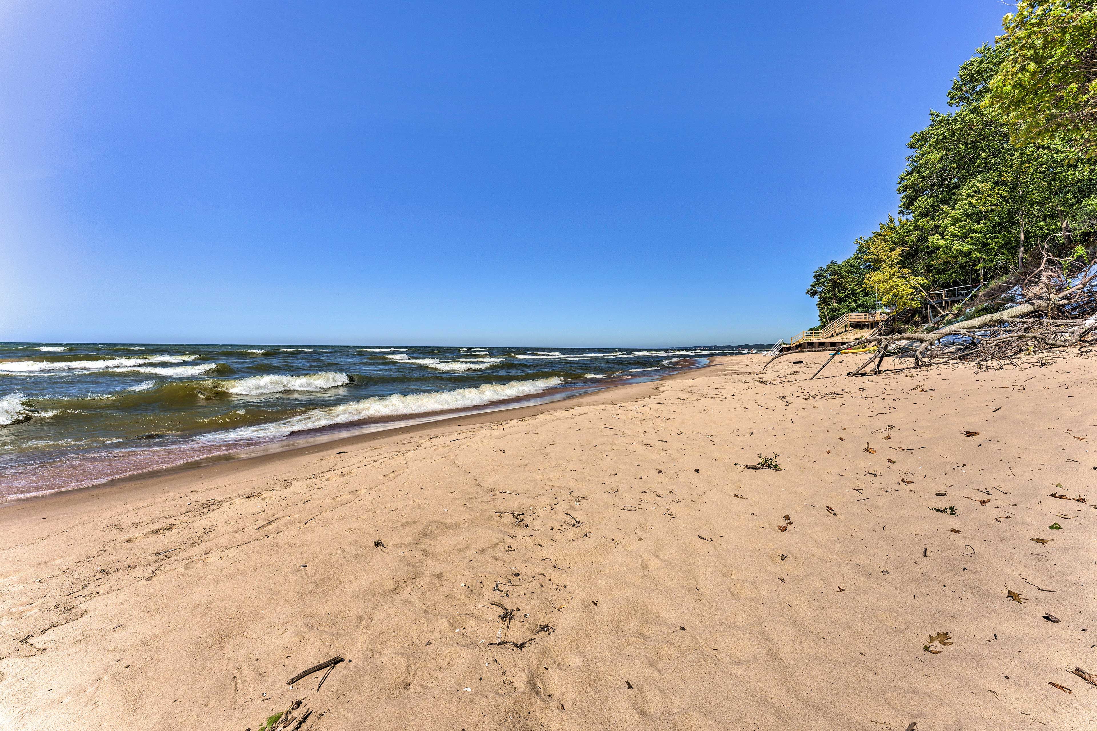Private Beach | Lake Access