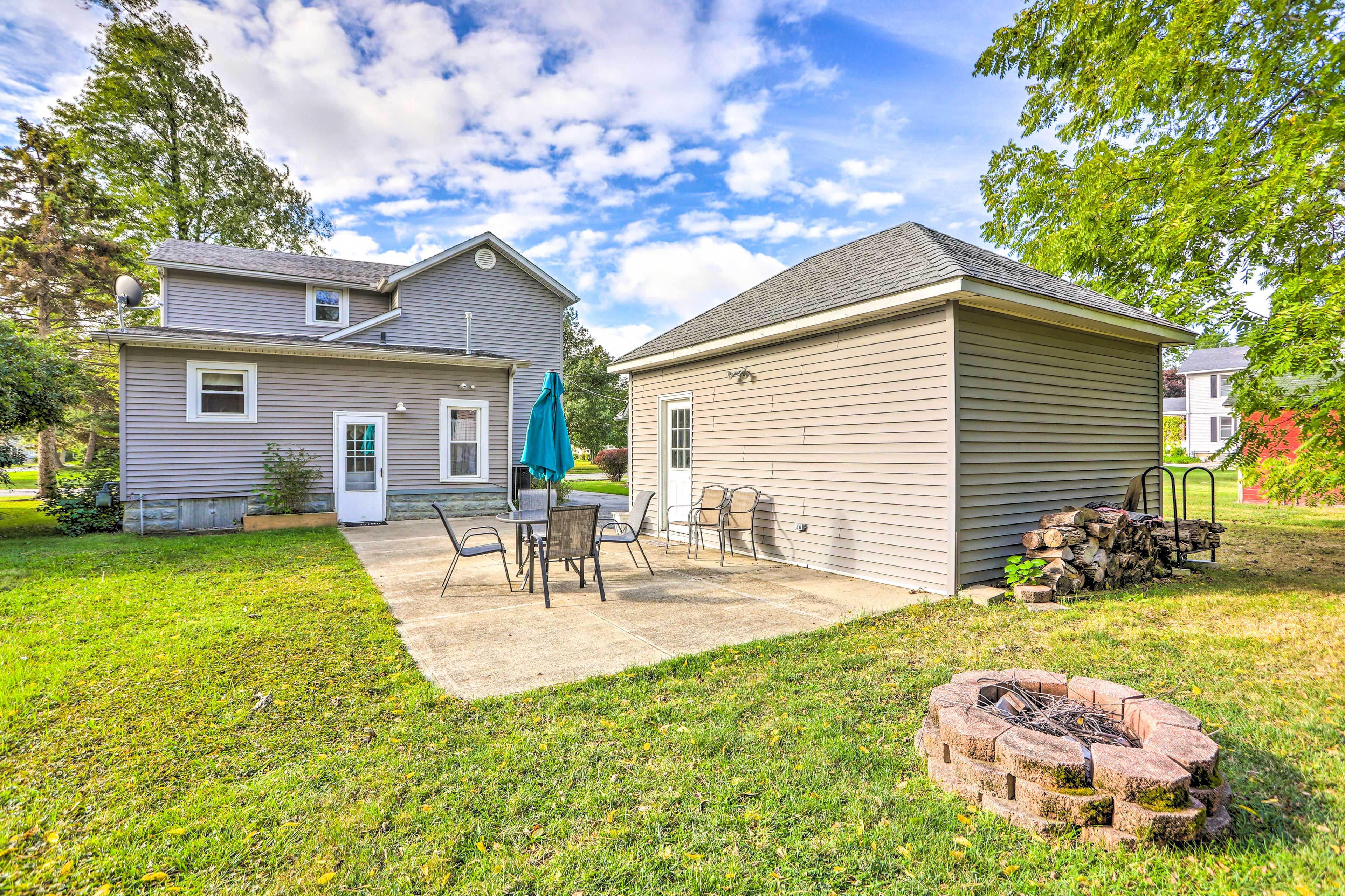 Private Yard | Patio | Dining Area | Fire Pit