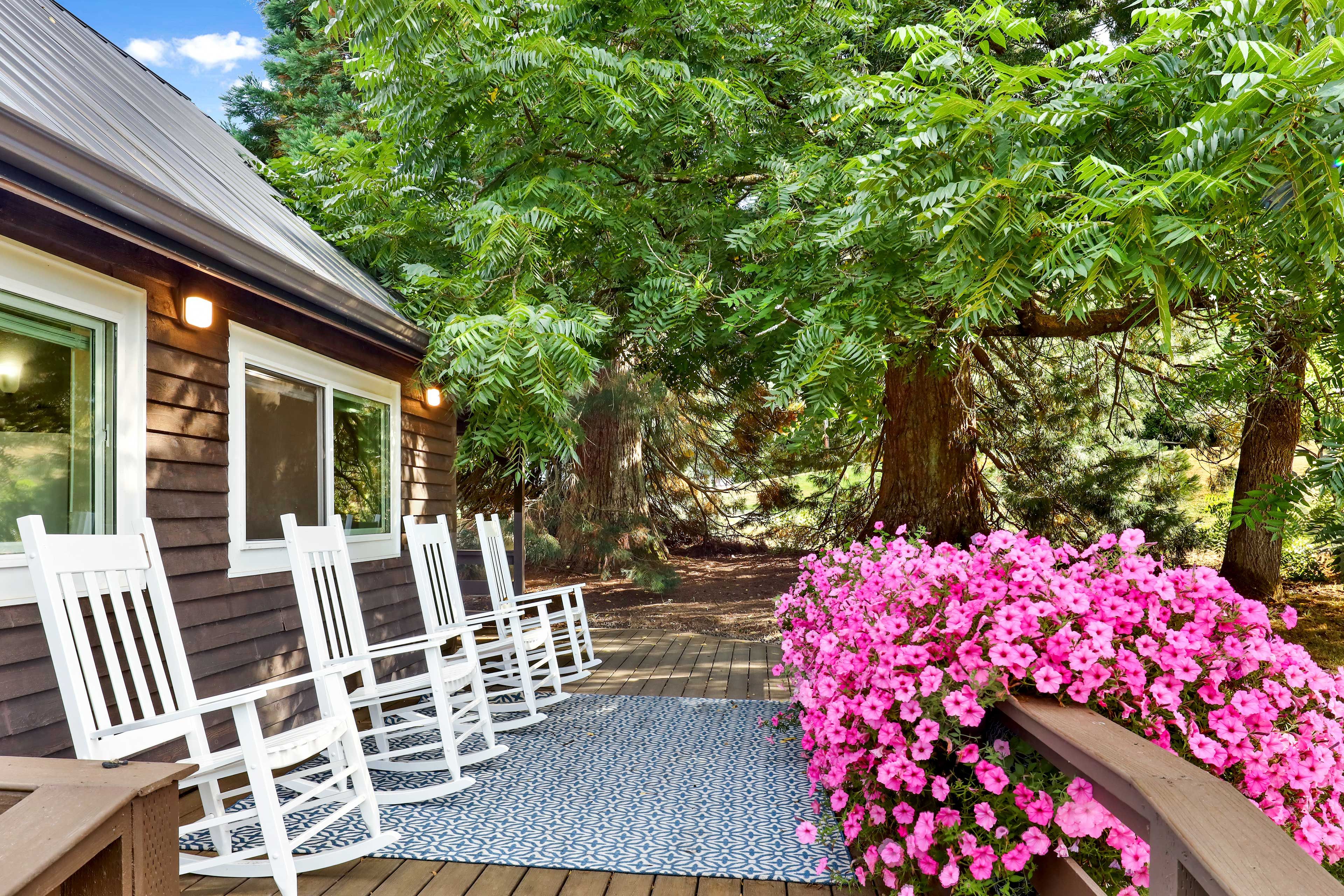 Front Porch/Deck | Seating