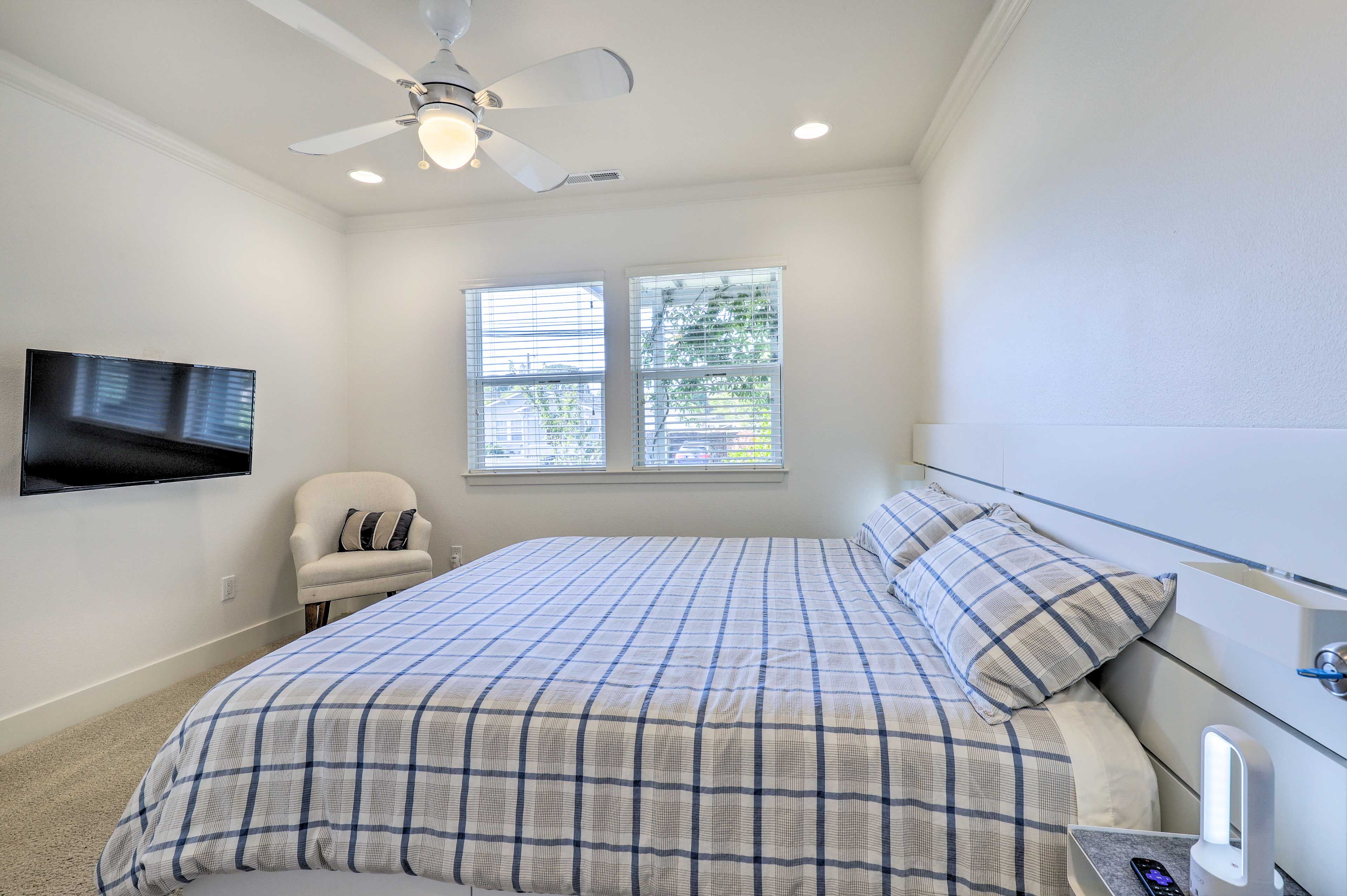 Bedroom 1 | King Bed | Smart TV