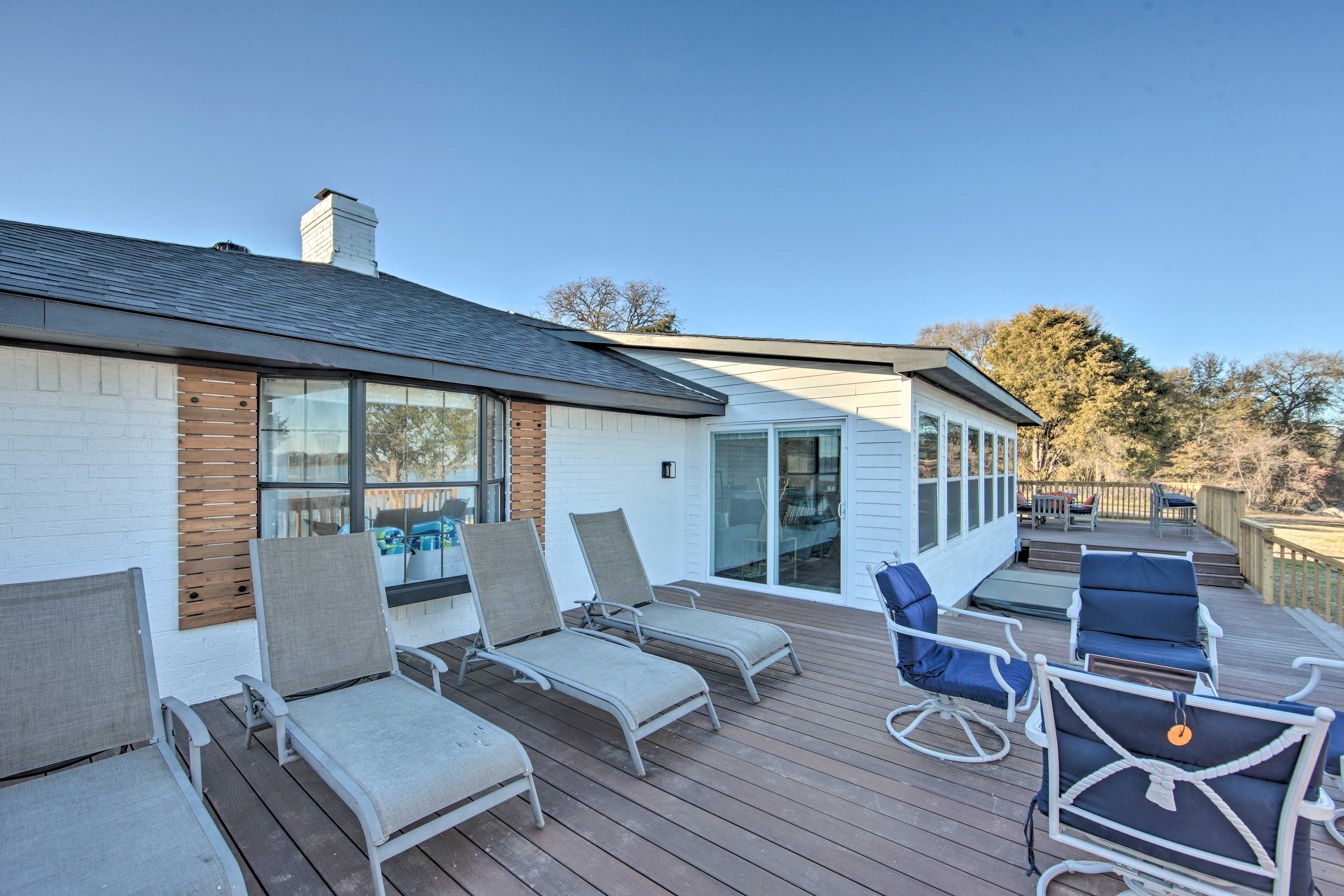 Private Deck | Hot Tub | Griddle