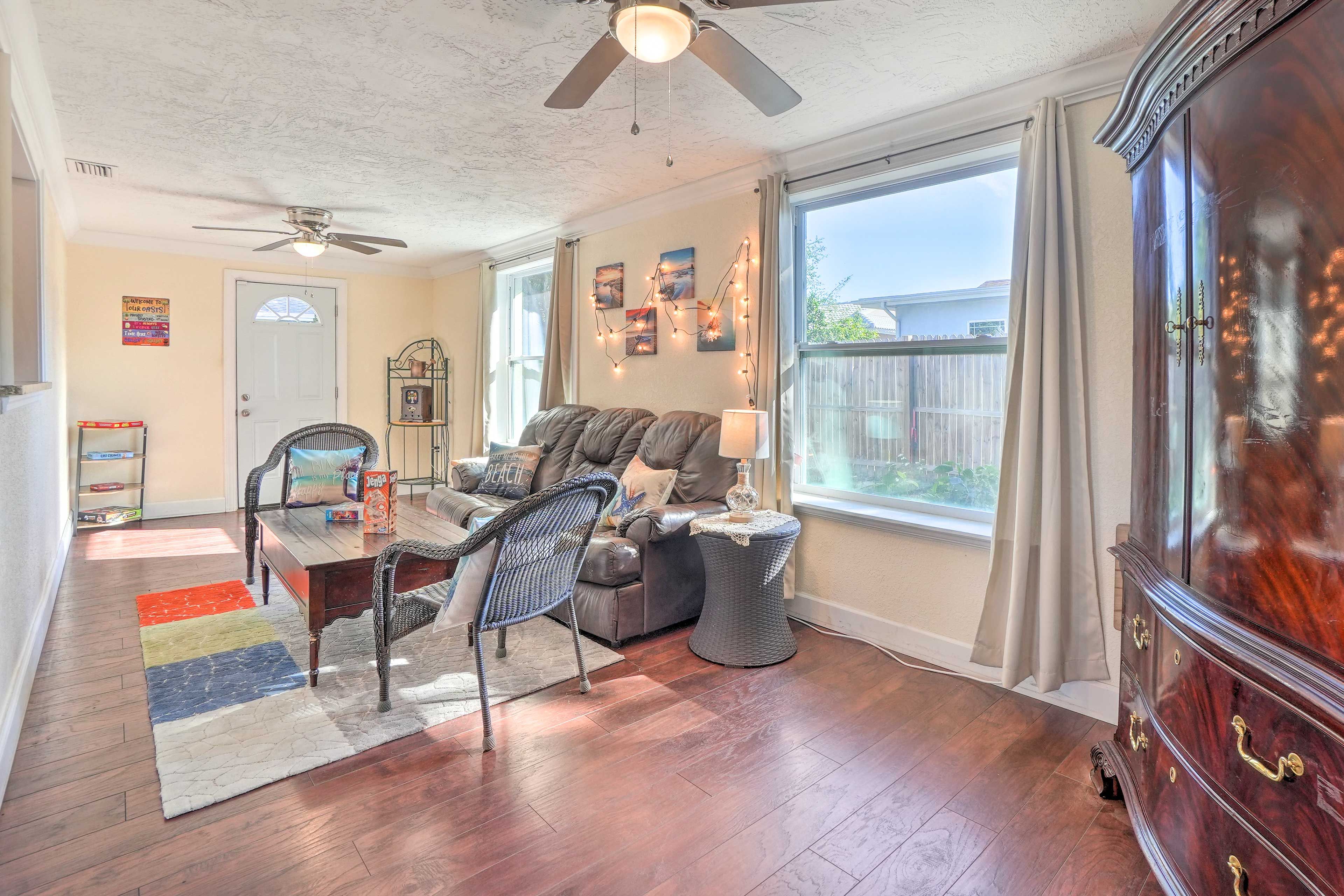 Sunroom | Sleeper Sofa