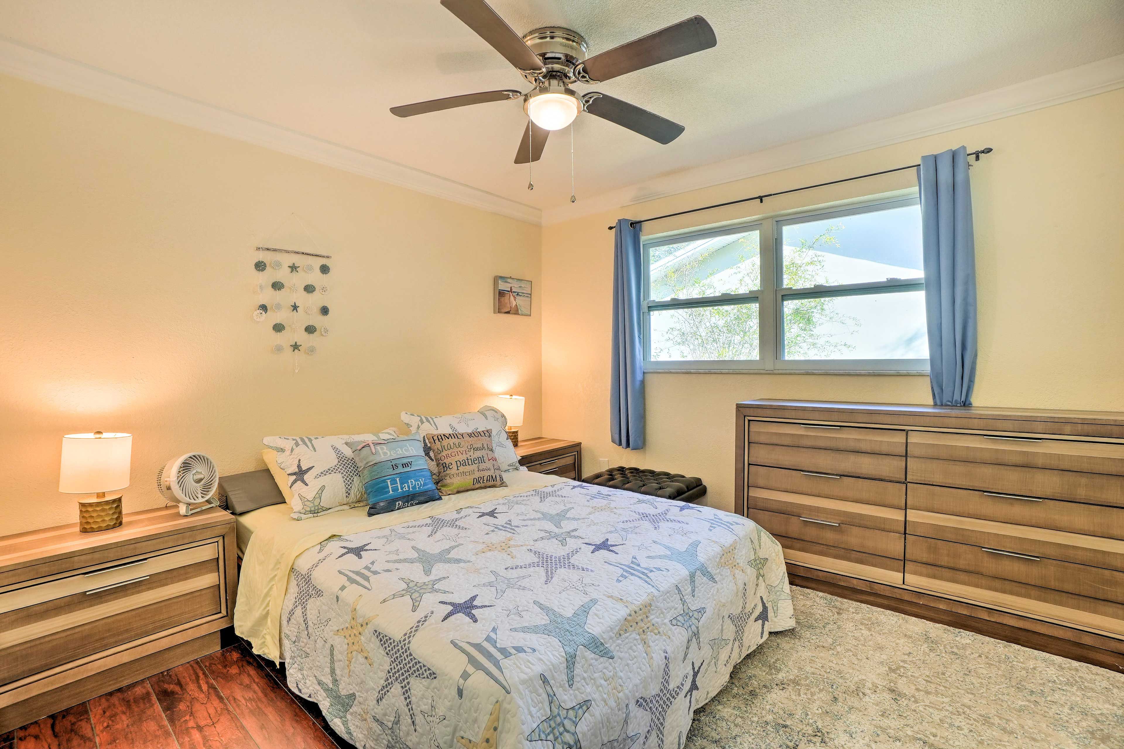 Bedroom 2 | Queen Bed