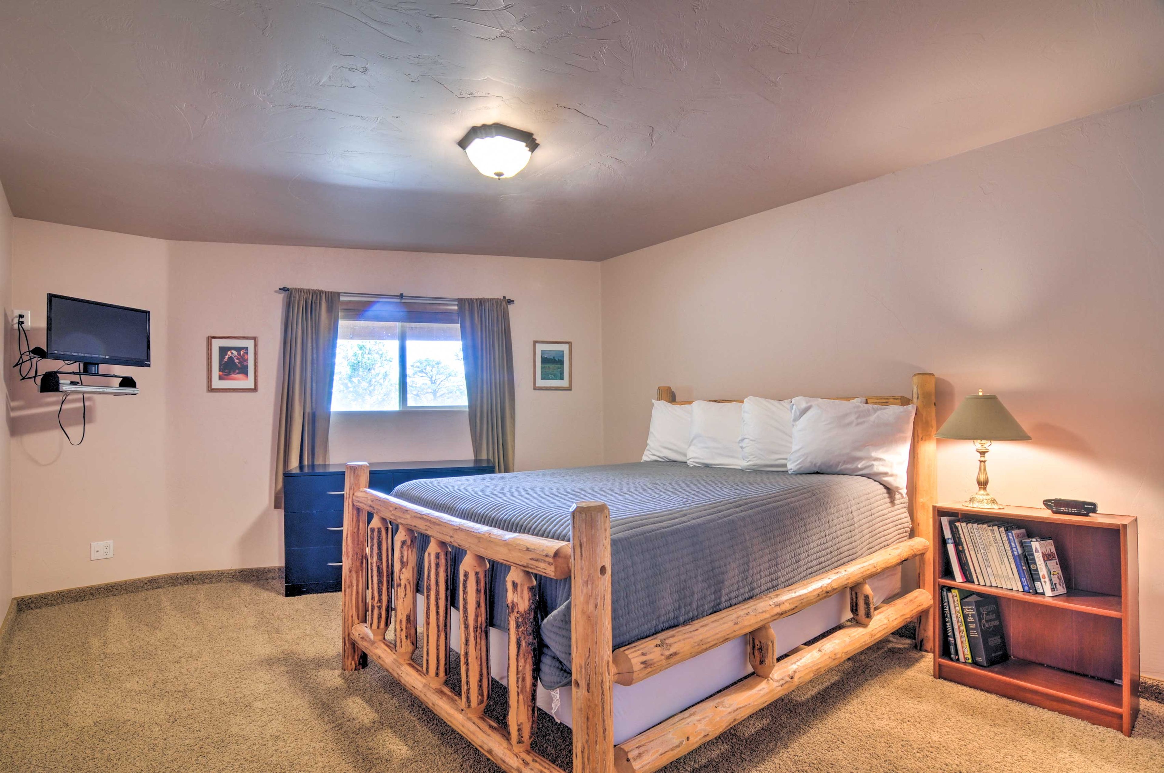 Bedroom 2 | Queen Bed | Smart TV
