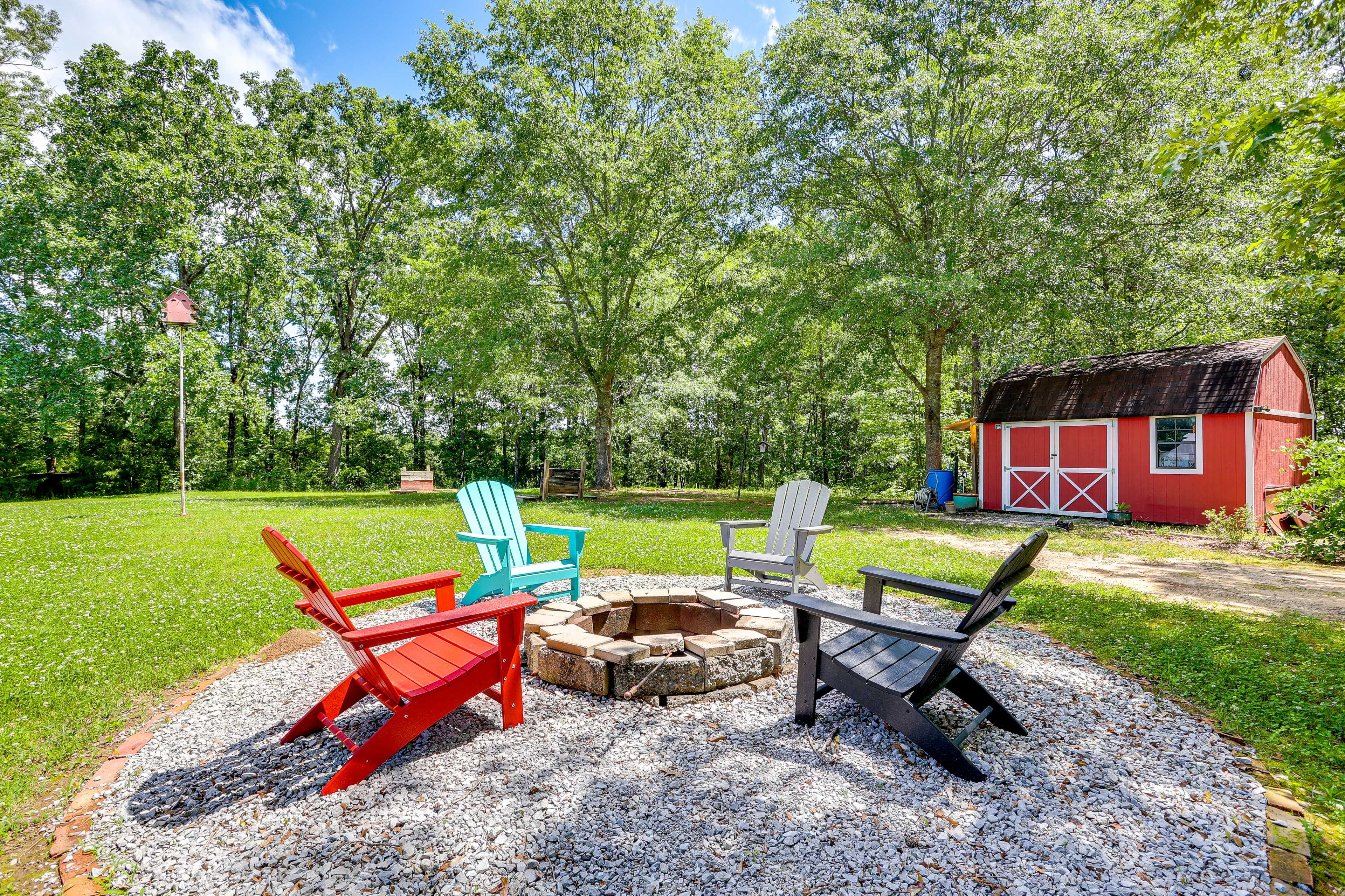 Fire Pit (Wood Provided) | Pet Friendly w/ Fee | Fruit Orchards | Hiking Trails