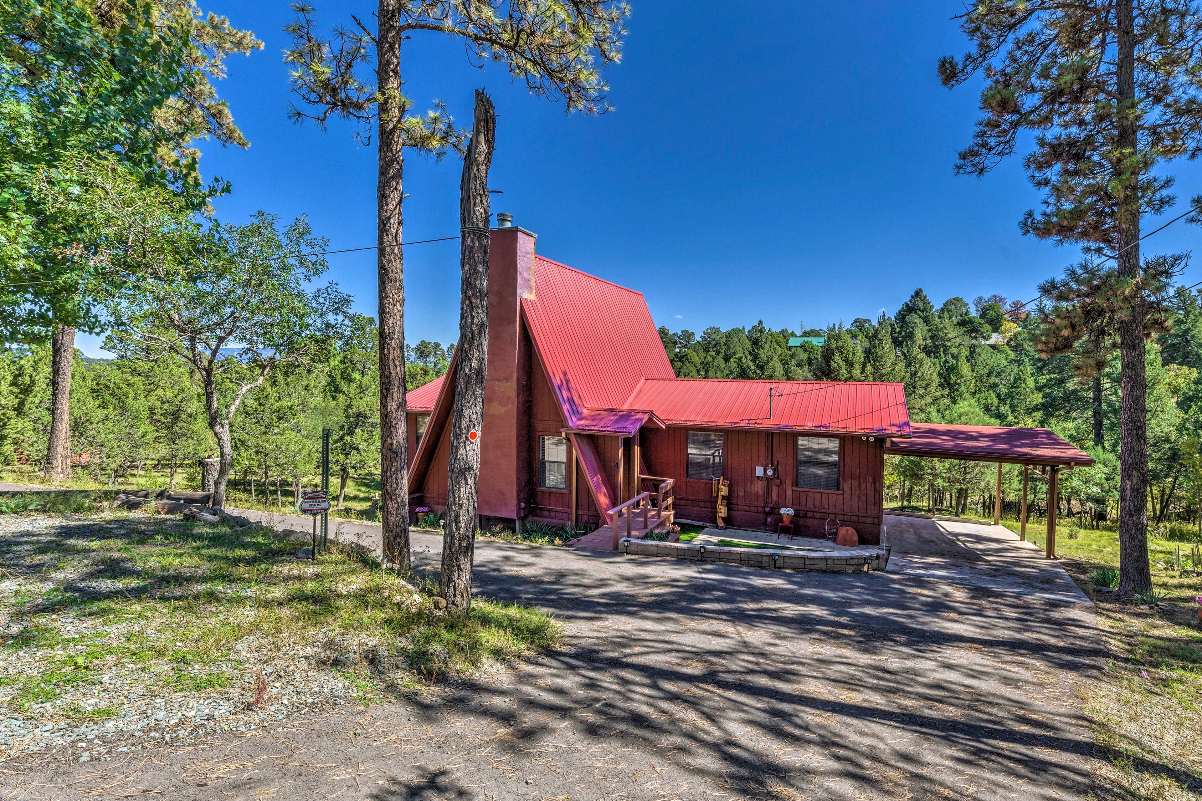 Home Exterior | Pet Friendly w/ Fee | Keyless Entry | < 14 Mi to Ski Apache
