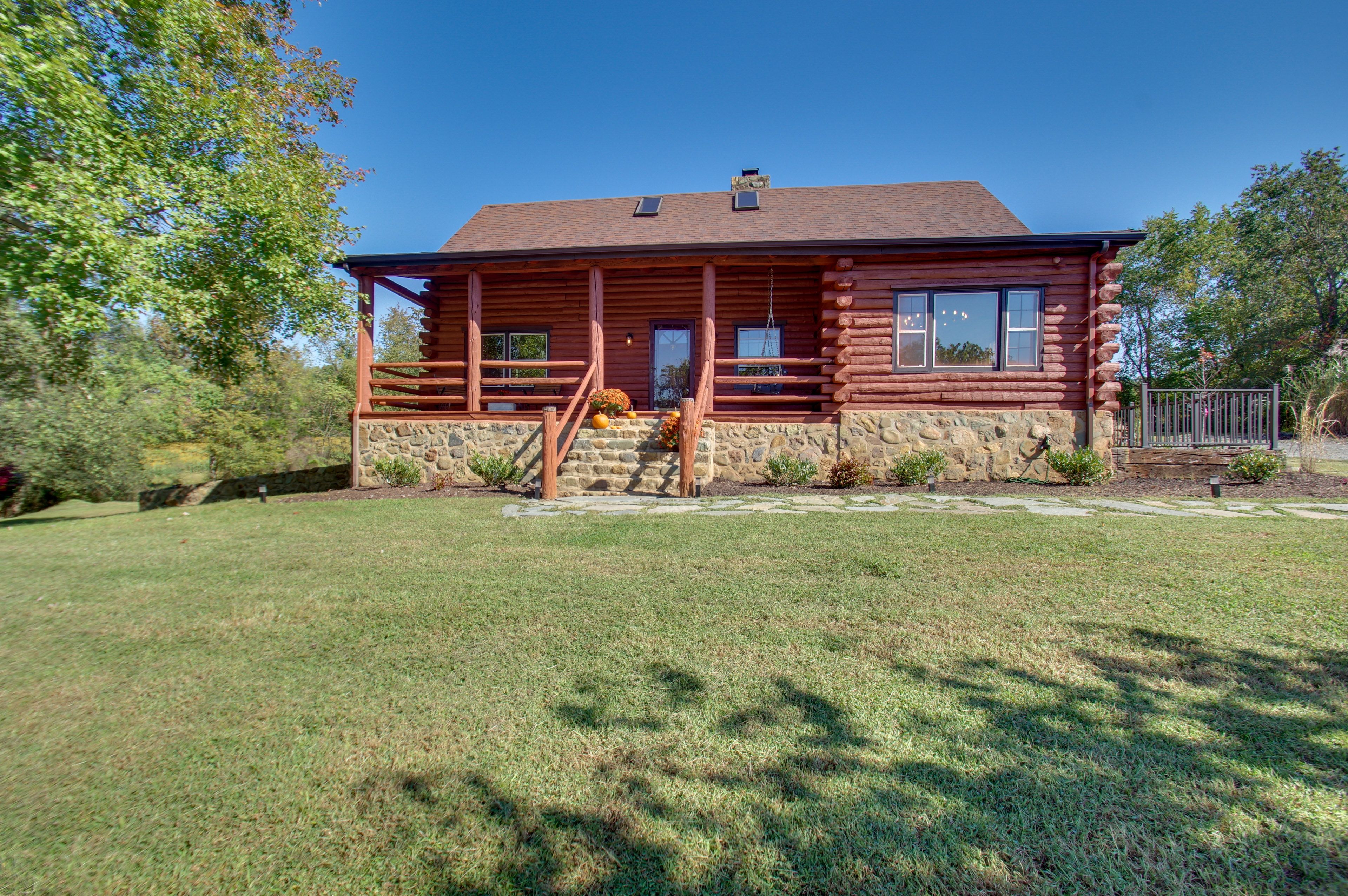 Ruckersville Vacation Rental | 3BR | 2.5BA | 3,200 Sq Ft | Stairs Required