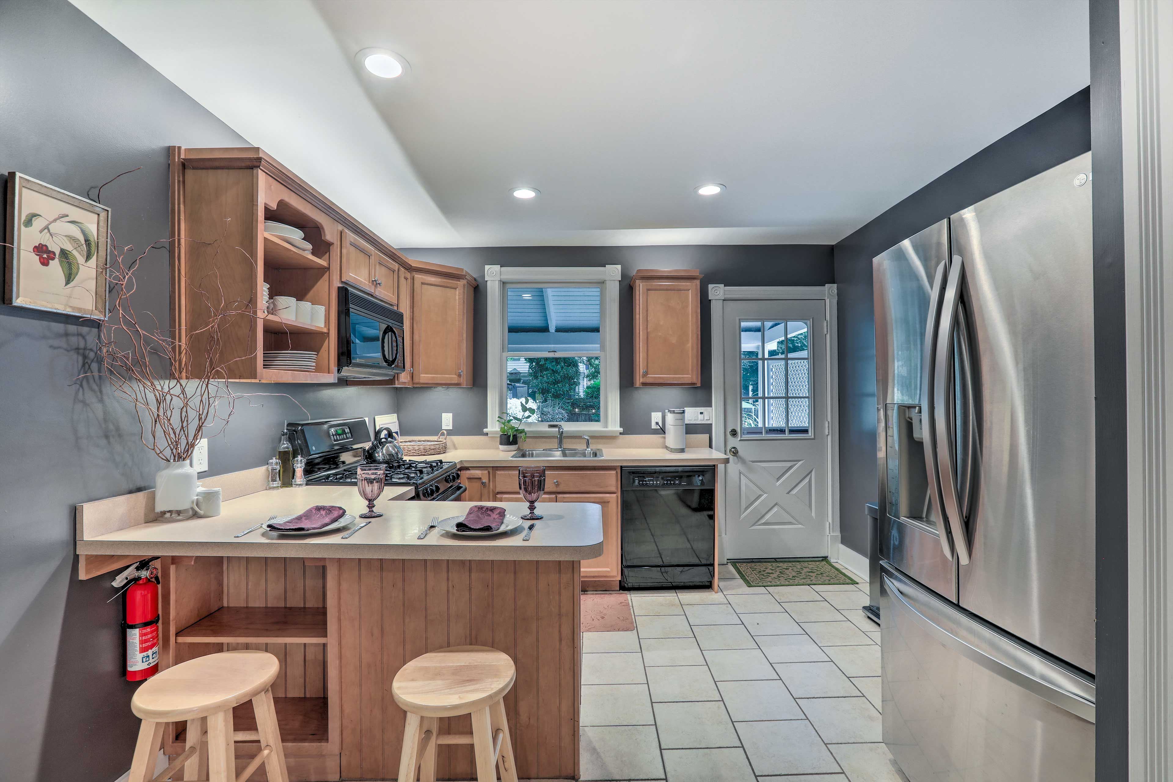 Kitchen | Cooking Basics | Coffee Maker | Paper Towels/Trash Bags Provided