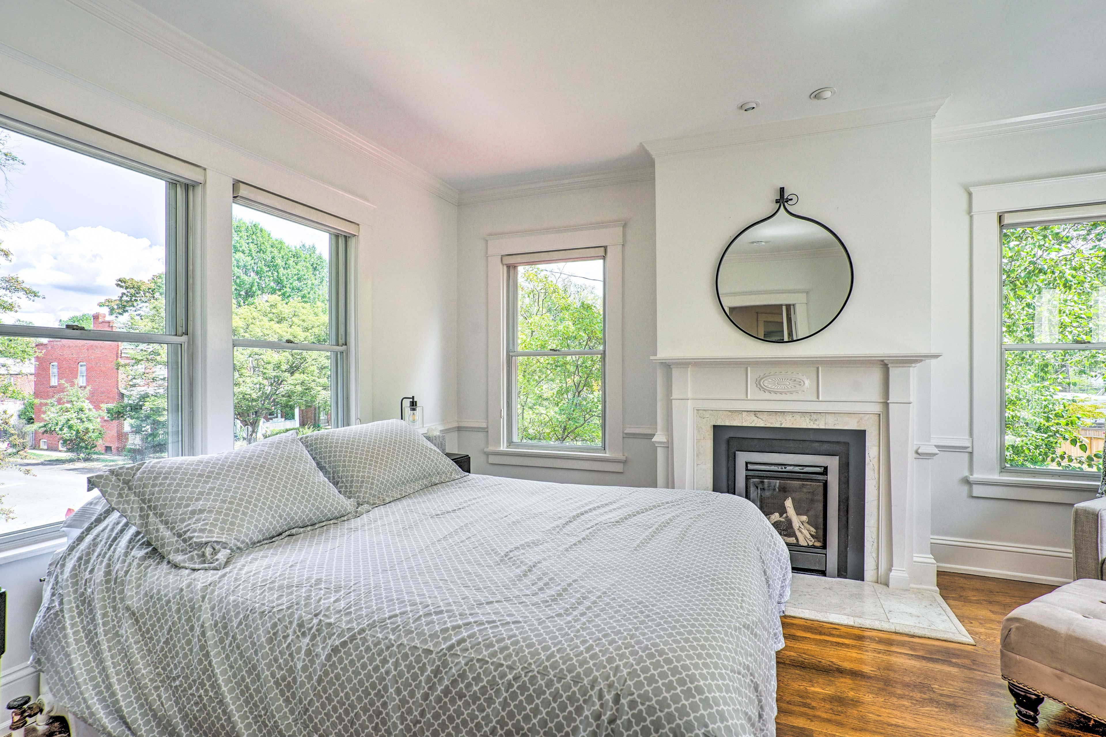 Bedroom 2 | Queen Bed | Decorative Fireplace