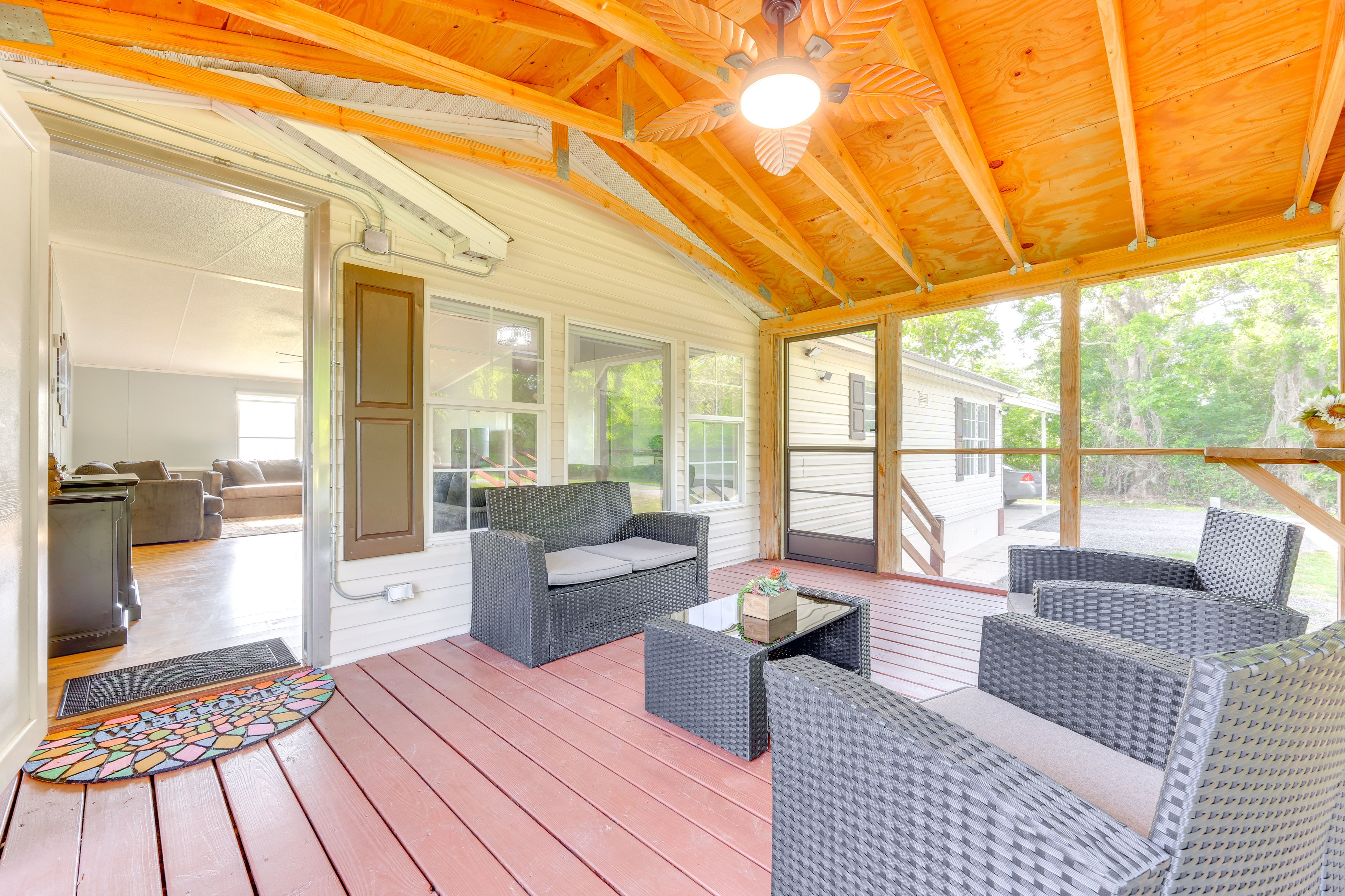 Screened Porch | Ample Seating | Ceiling Fans