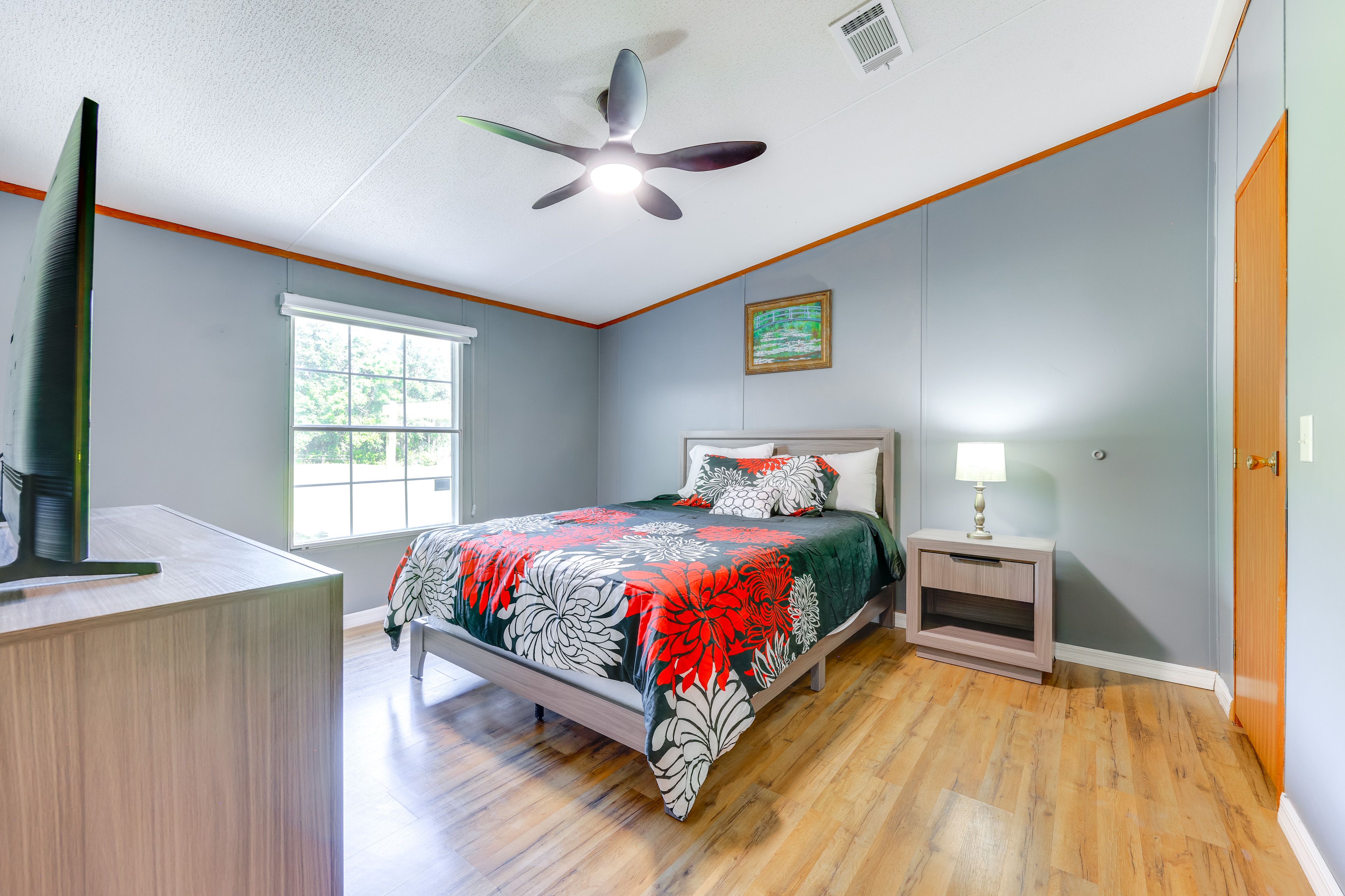 Bedroom 2 | Queen Bed | Towels Provided