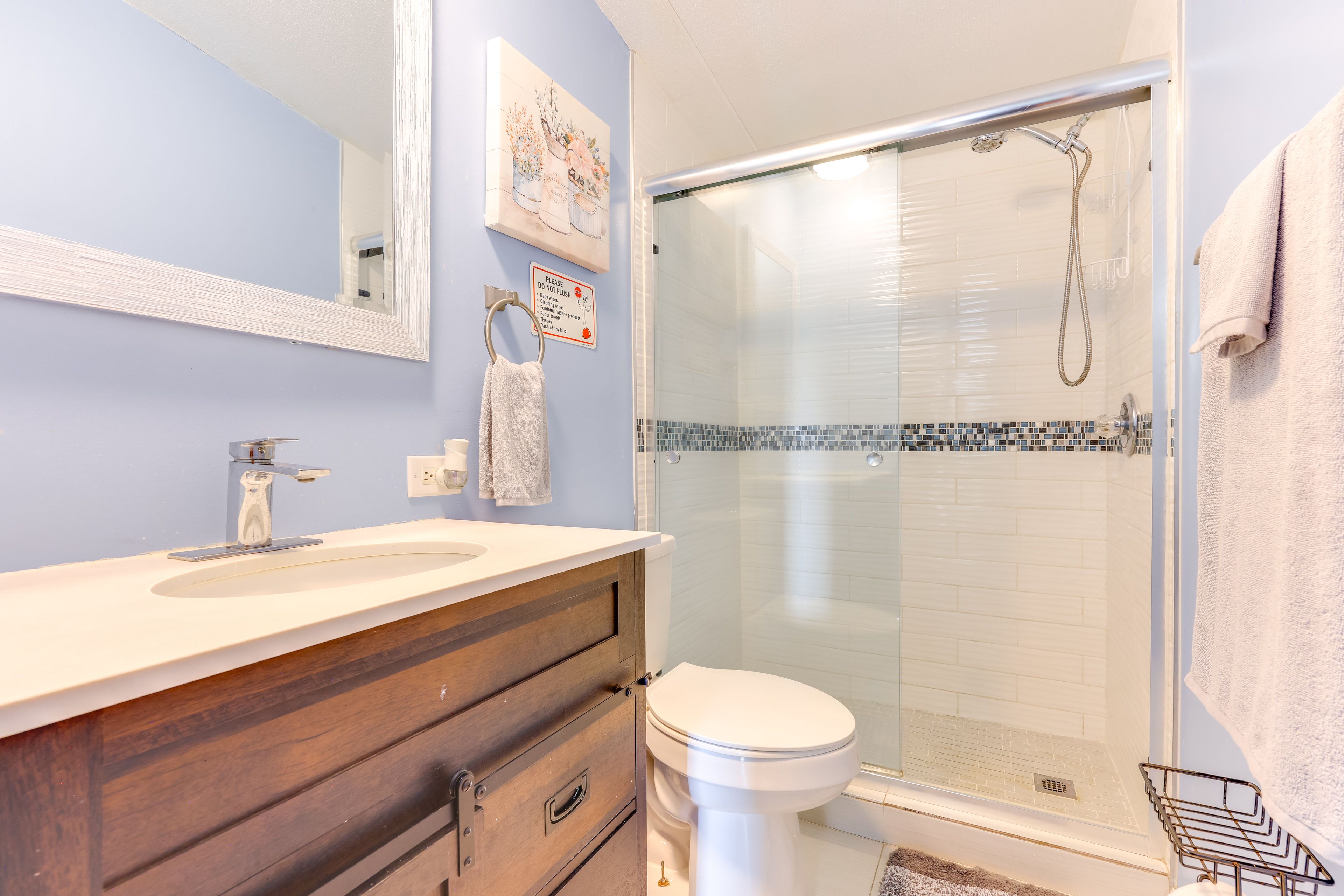 Full Bathroom | Complimentary Toiletries | Hair Dryer