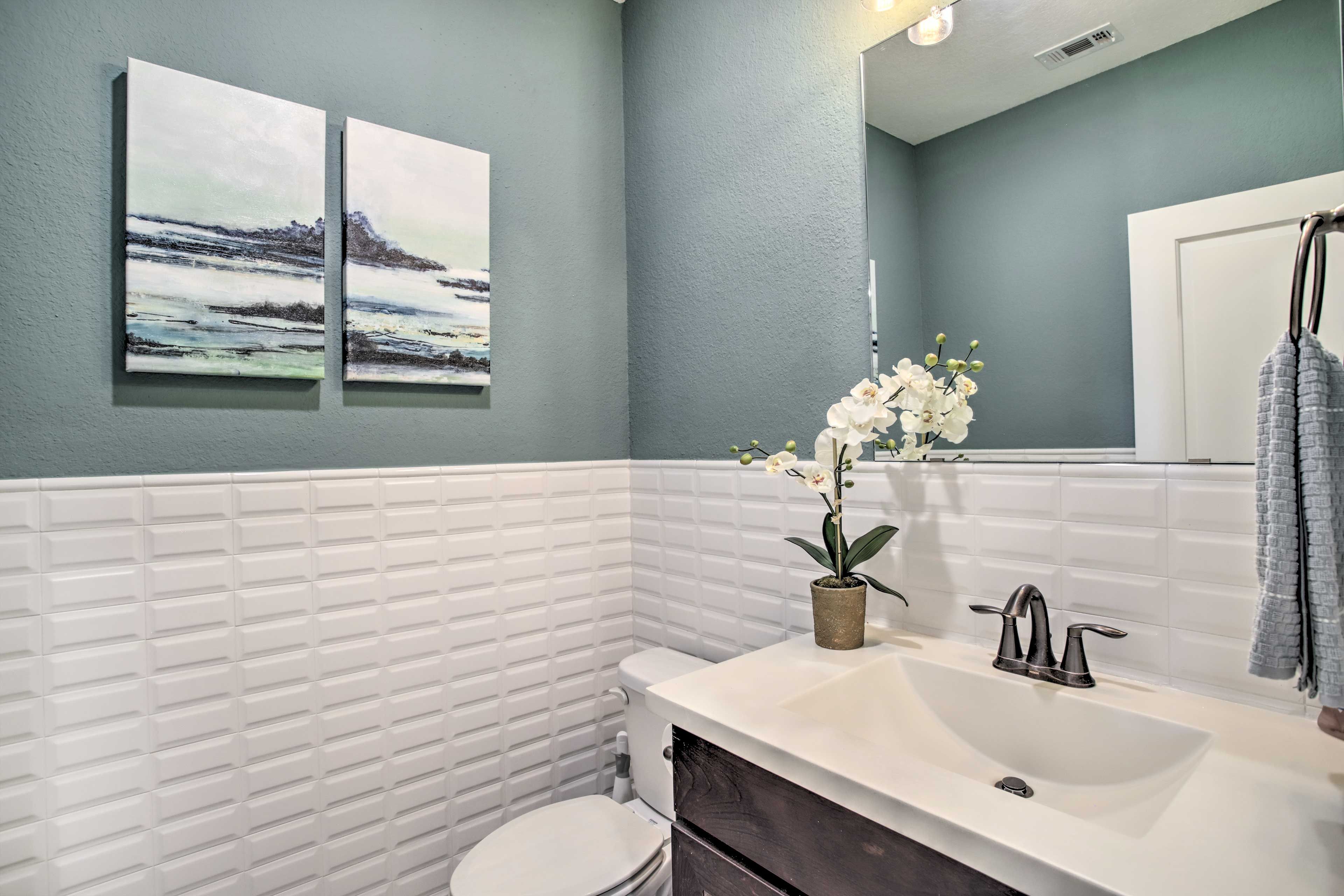 Half Bathroom | 2nd Floor