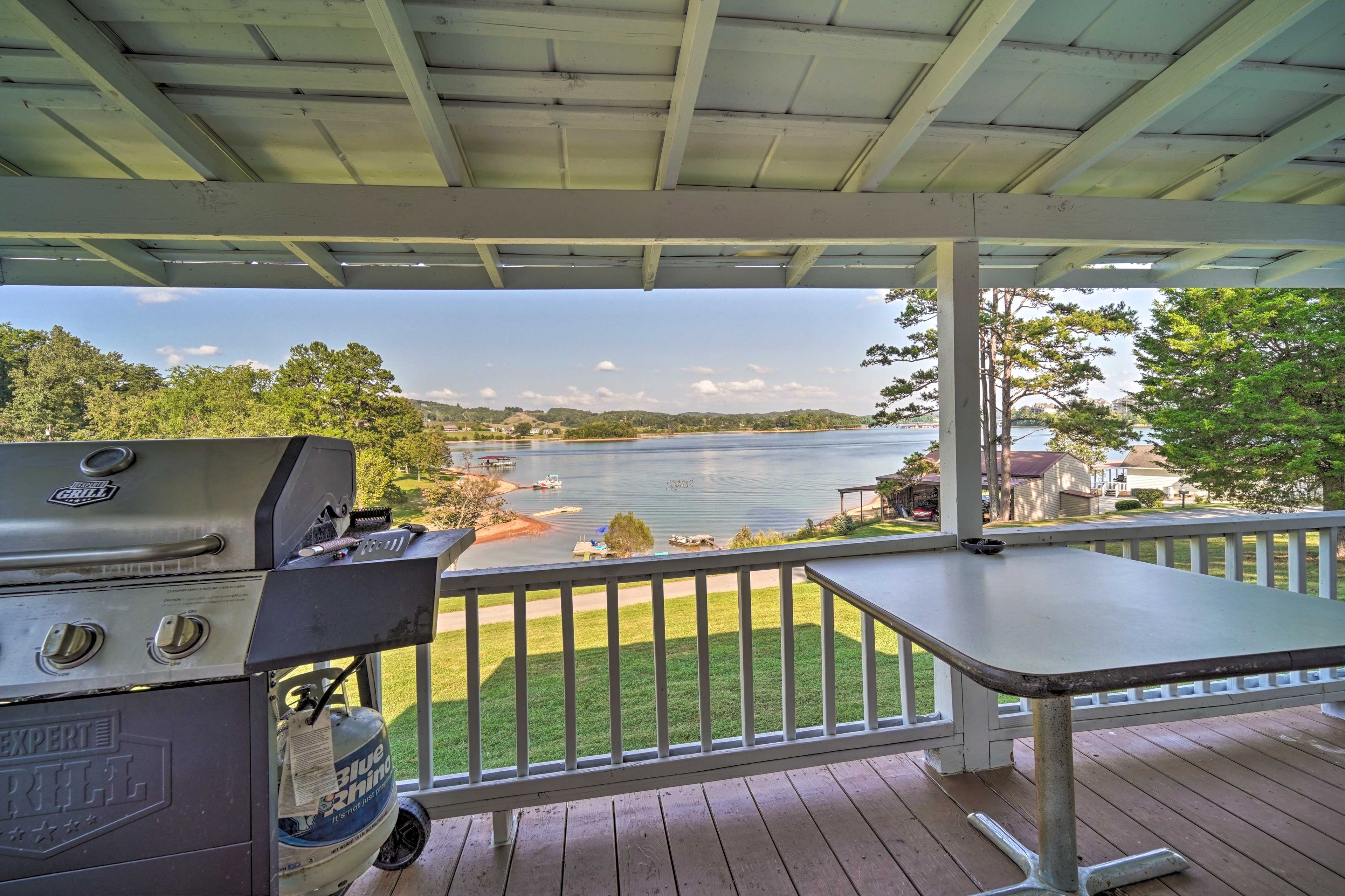 Covered Deck | Gas Grill | Overlooks Cherokee Reservoir