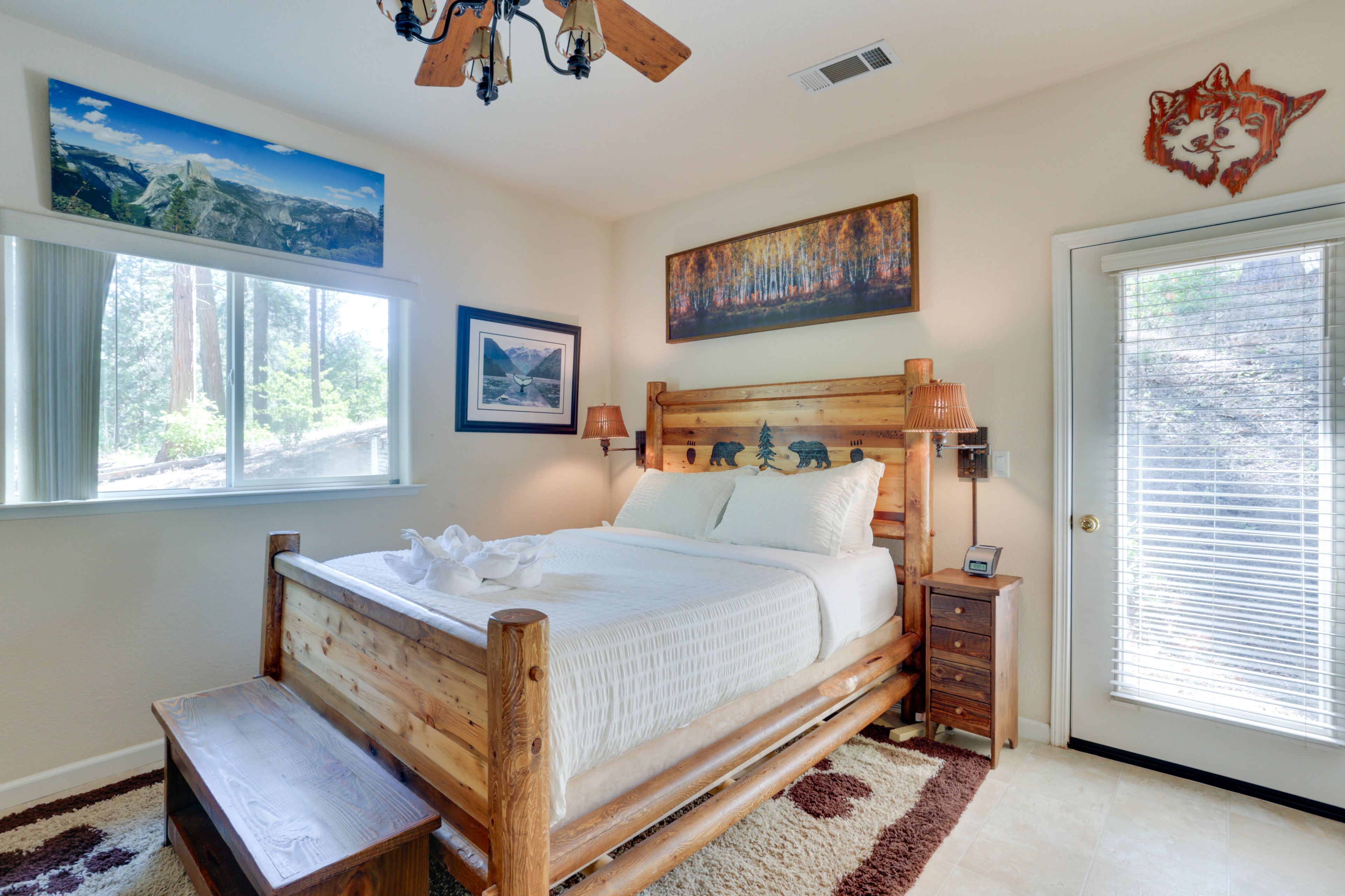 Bedroom 1 | Queen Bed