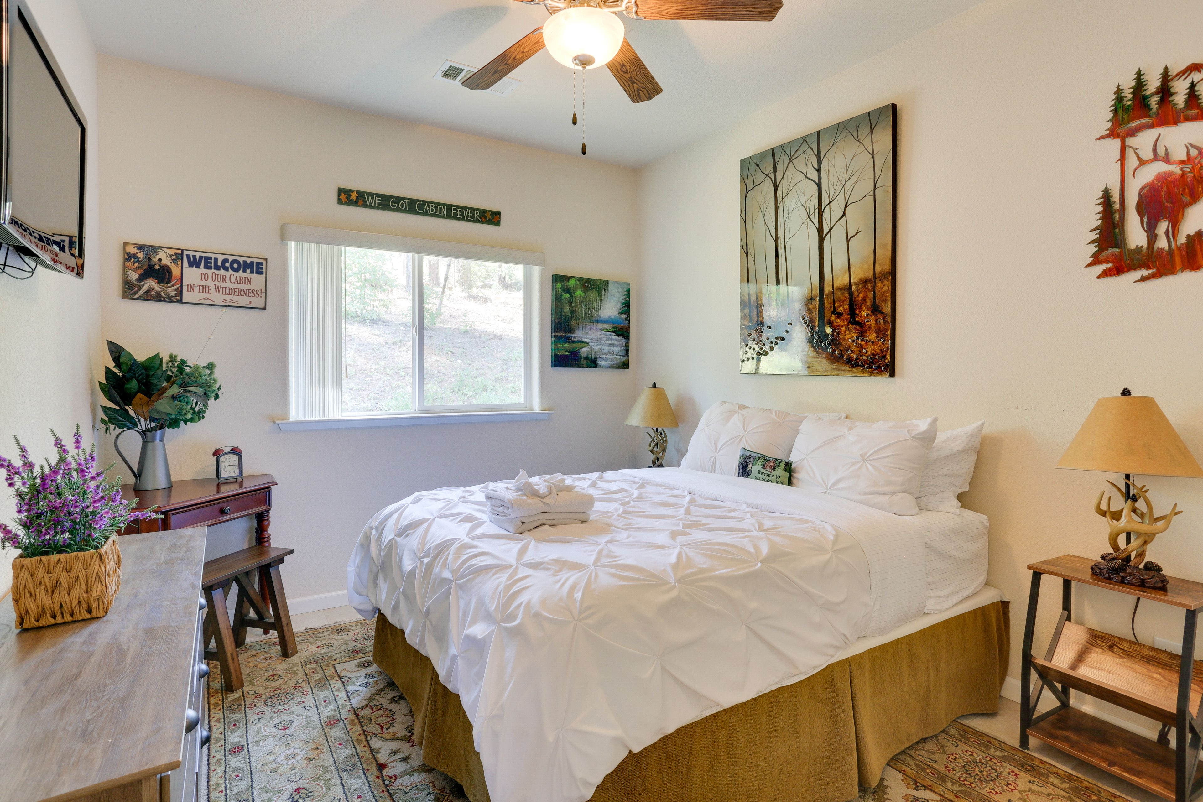 Bedroom 2 | Queen Bed