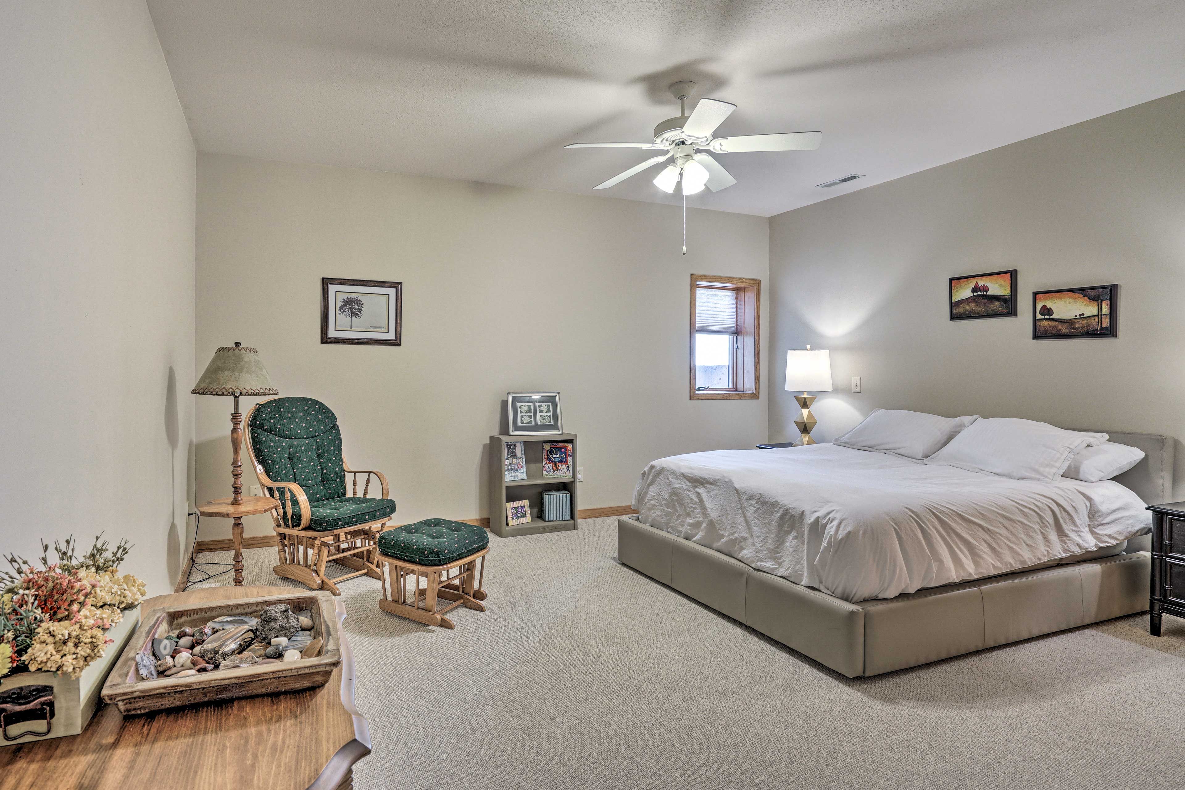 Bedroom 2 | Queen Bed | Lower Level