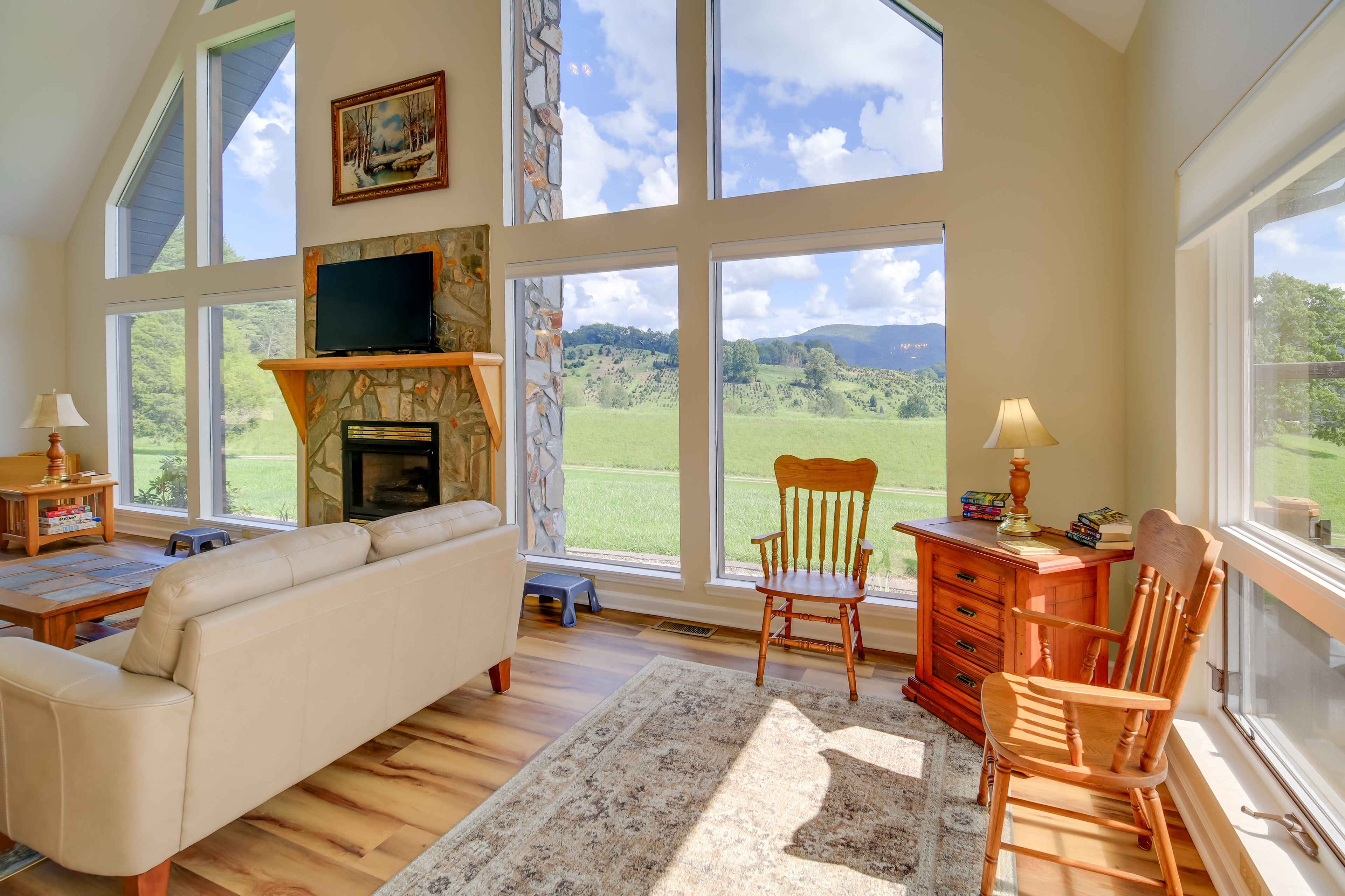 Living Room | 1st Floor | Smart TV