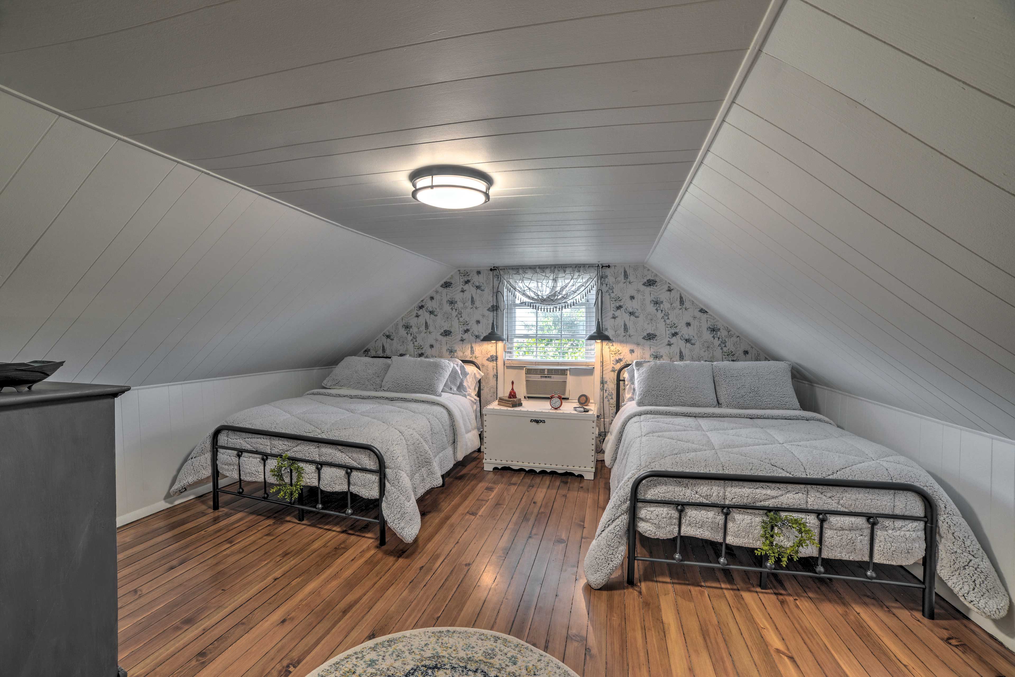 Bedroom 2 | 2 Full Beds | 2nd Floor