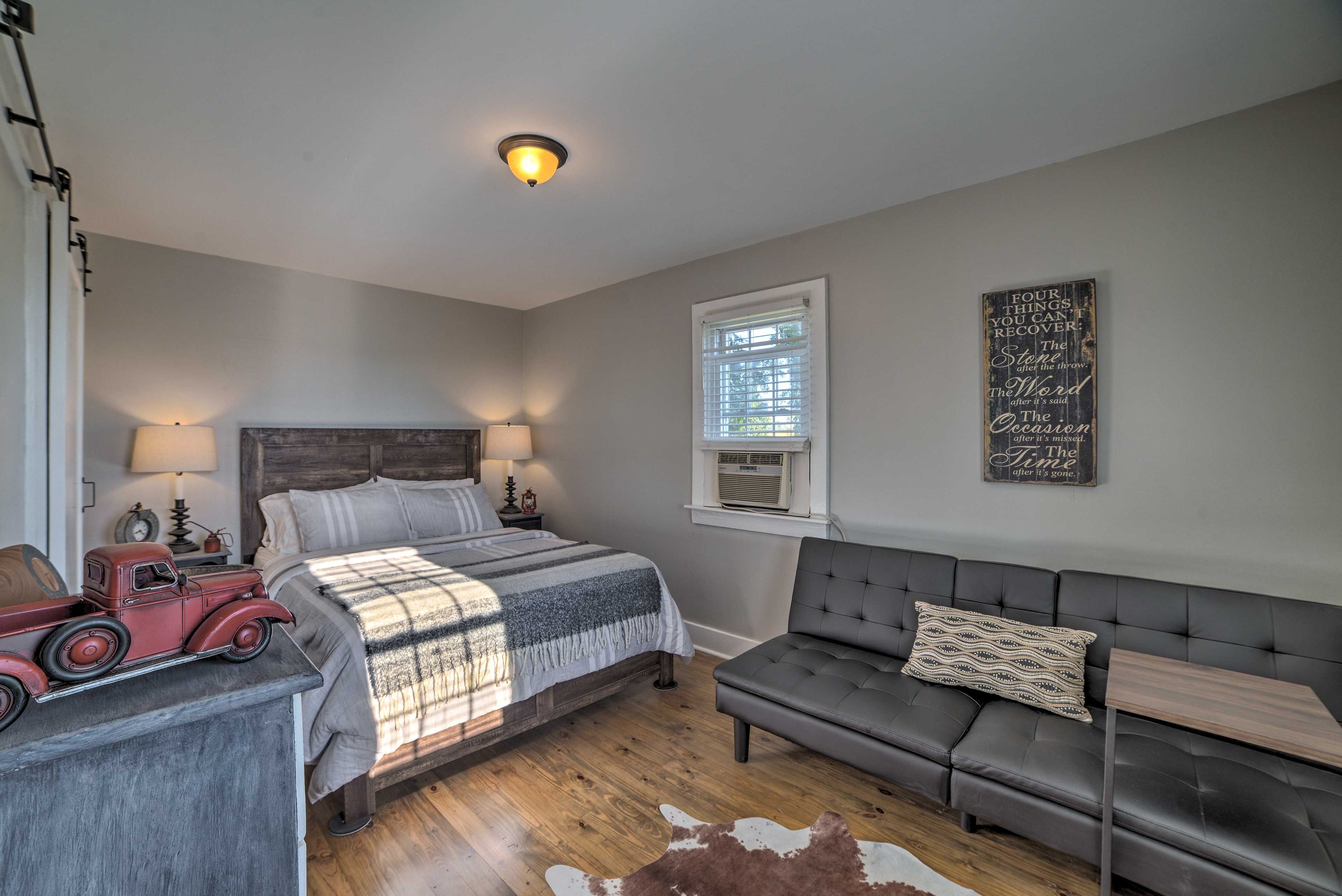 Bedroom 1 | Queen Bed | Sleeper Sofa | 1st Floor