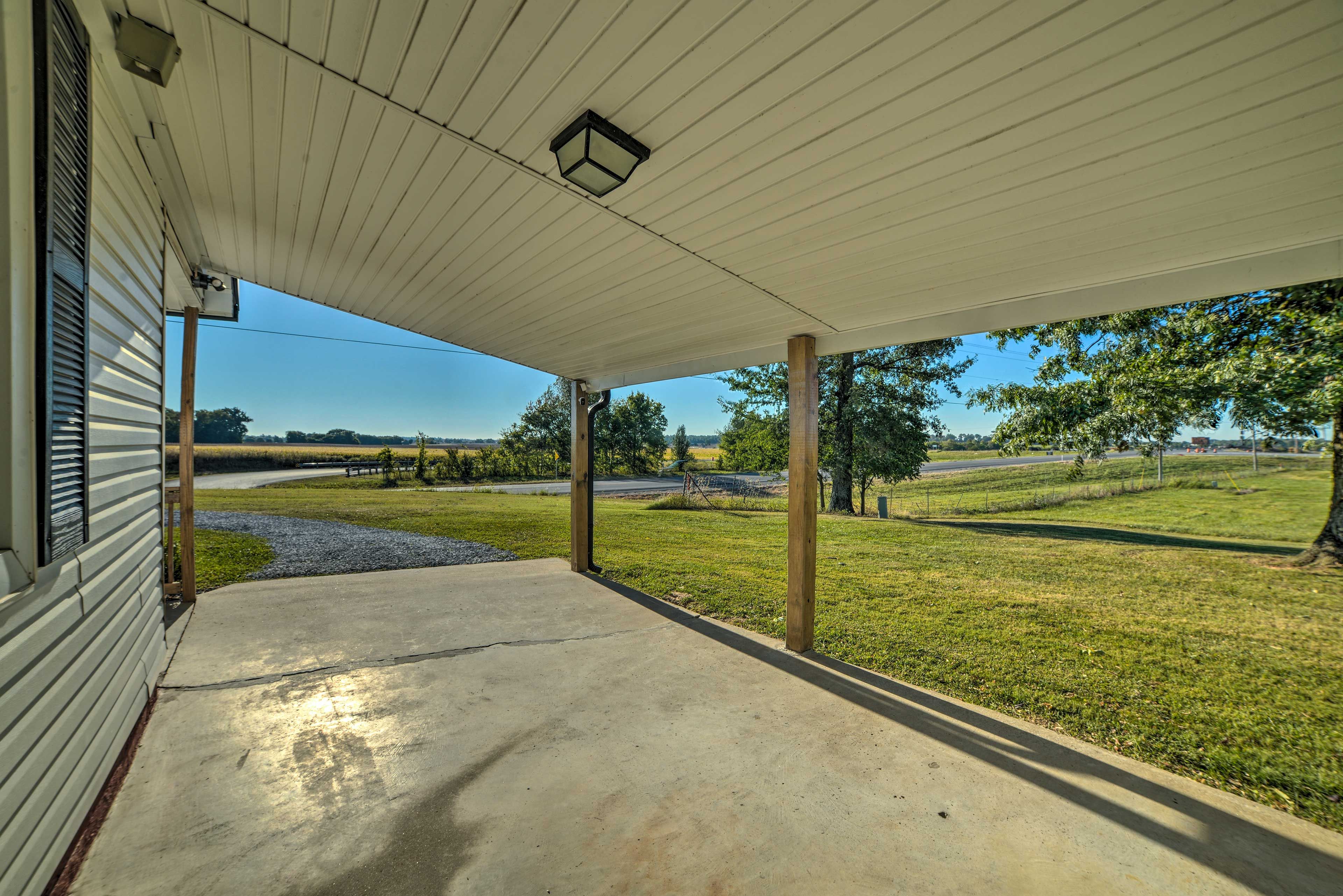 Parking | Garage (1 Vehicle) | Driveway (5 Vehicles)