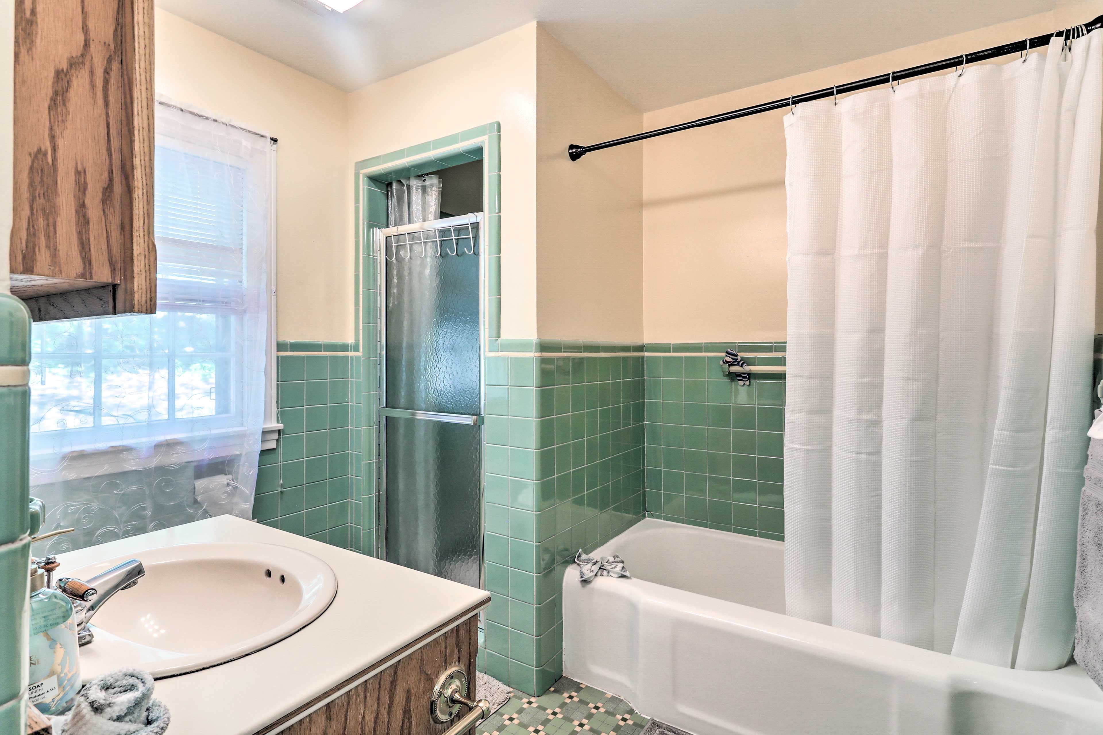 Bathroom | Complimentary Toiletries | Hair Dryer | 1st Floor