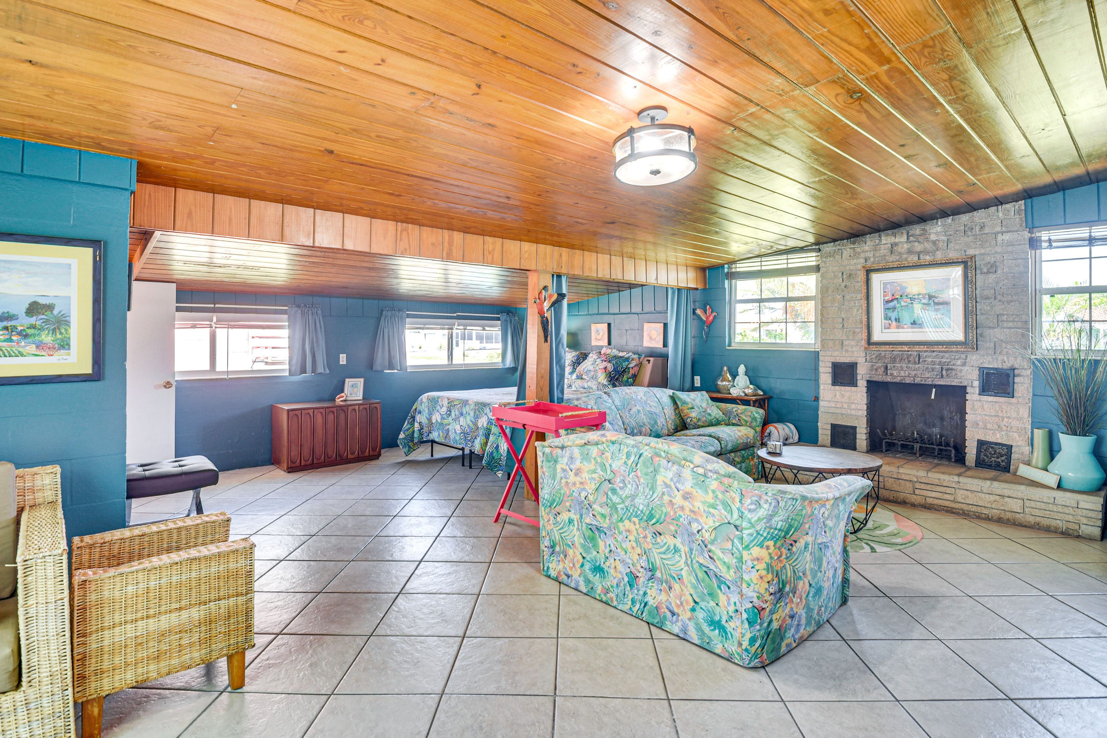 Game Room | Queen Sleeper Sofa | Board Games | Fireplace (Decorative Only)