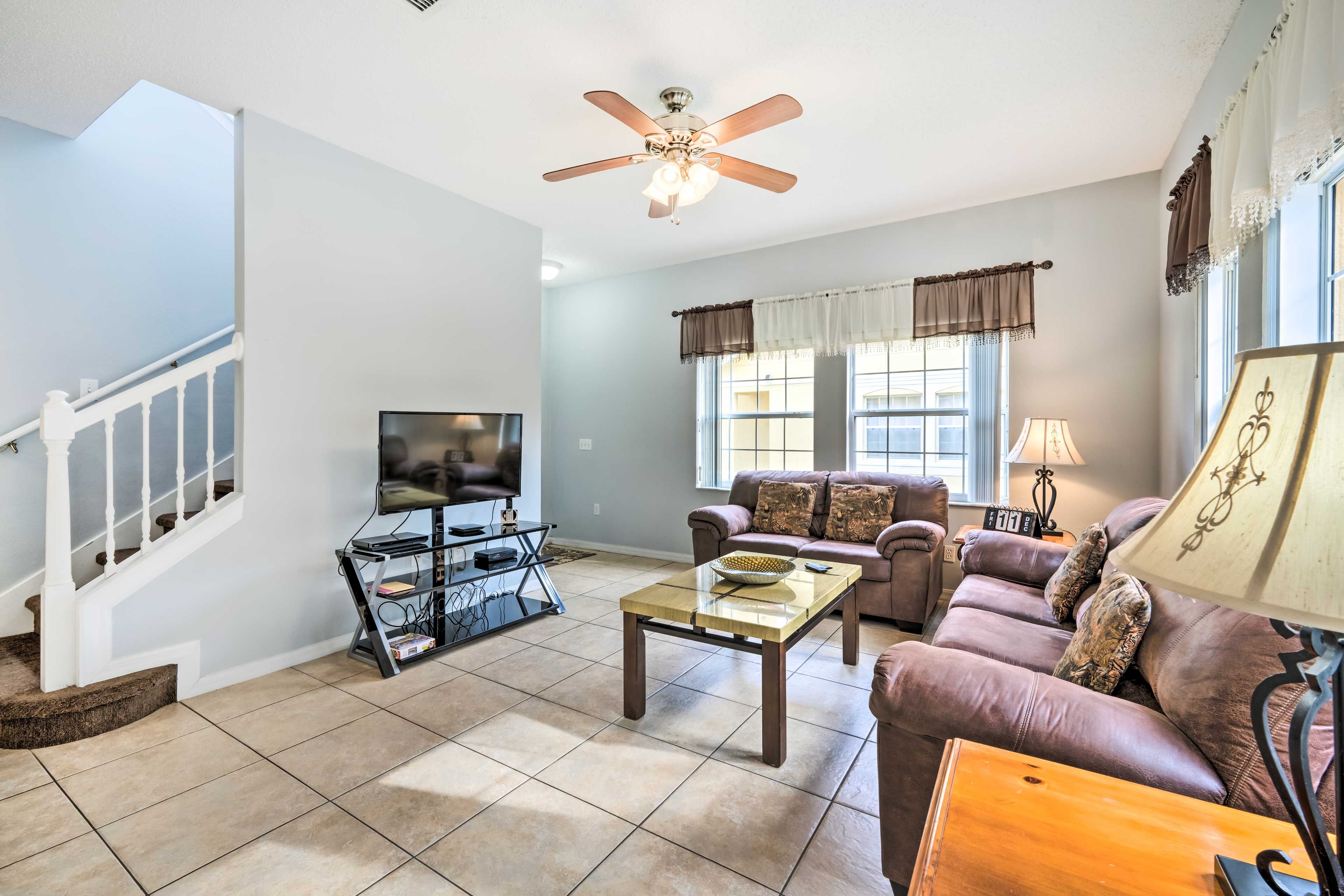 Living Room | Smart TV | Free WiFi