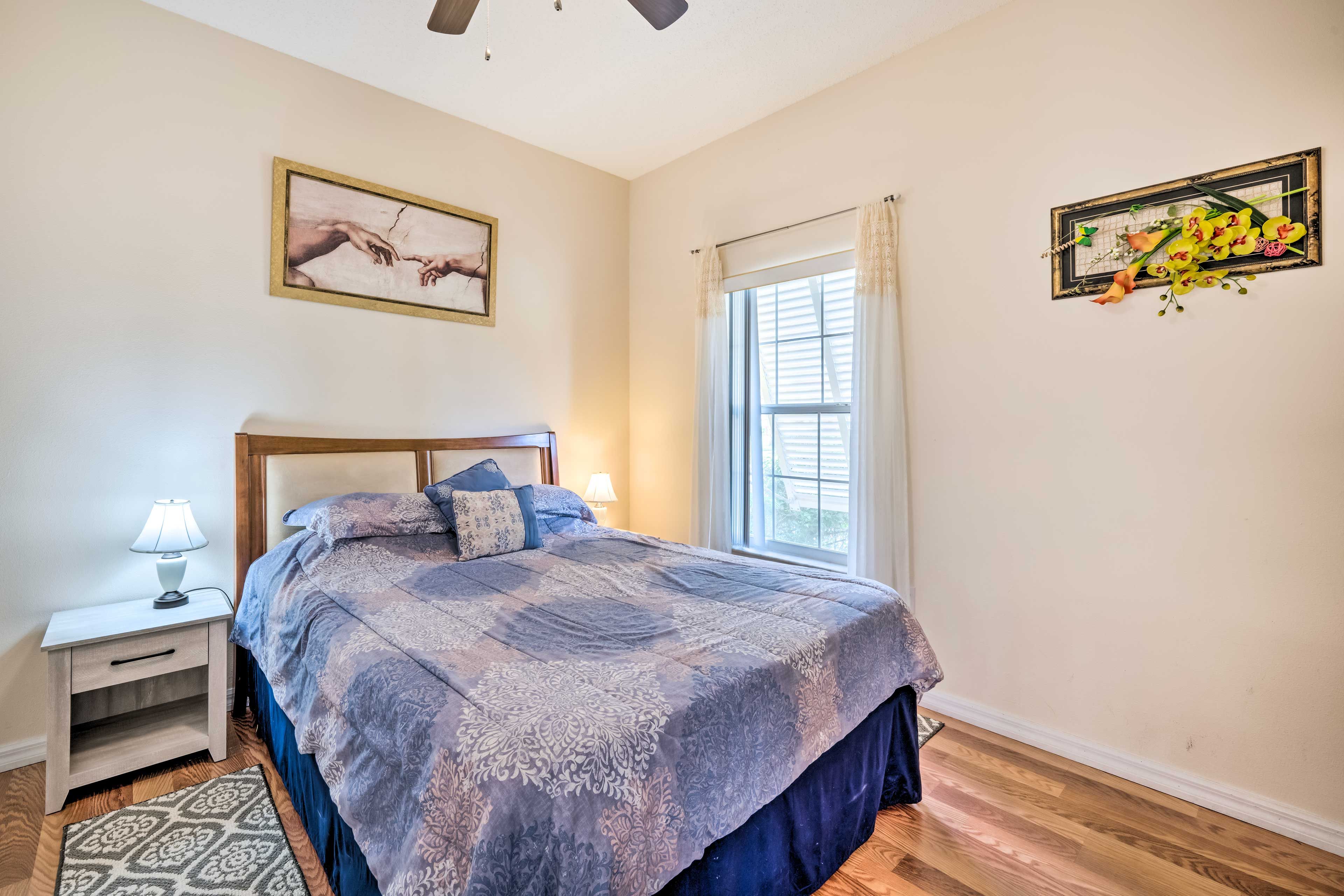 Bedroom 4 | Queen Bed | 1st Floor