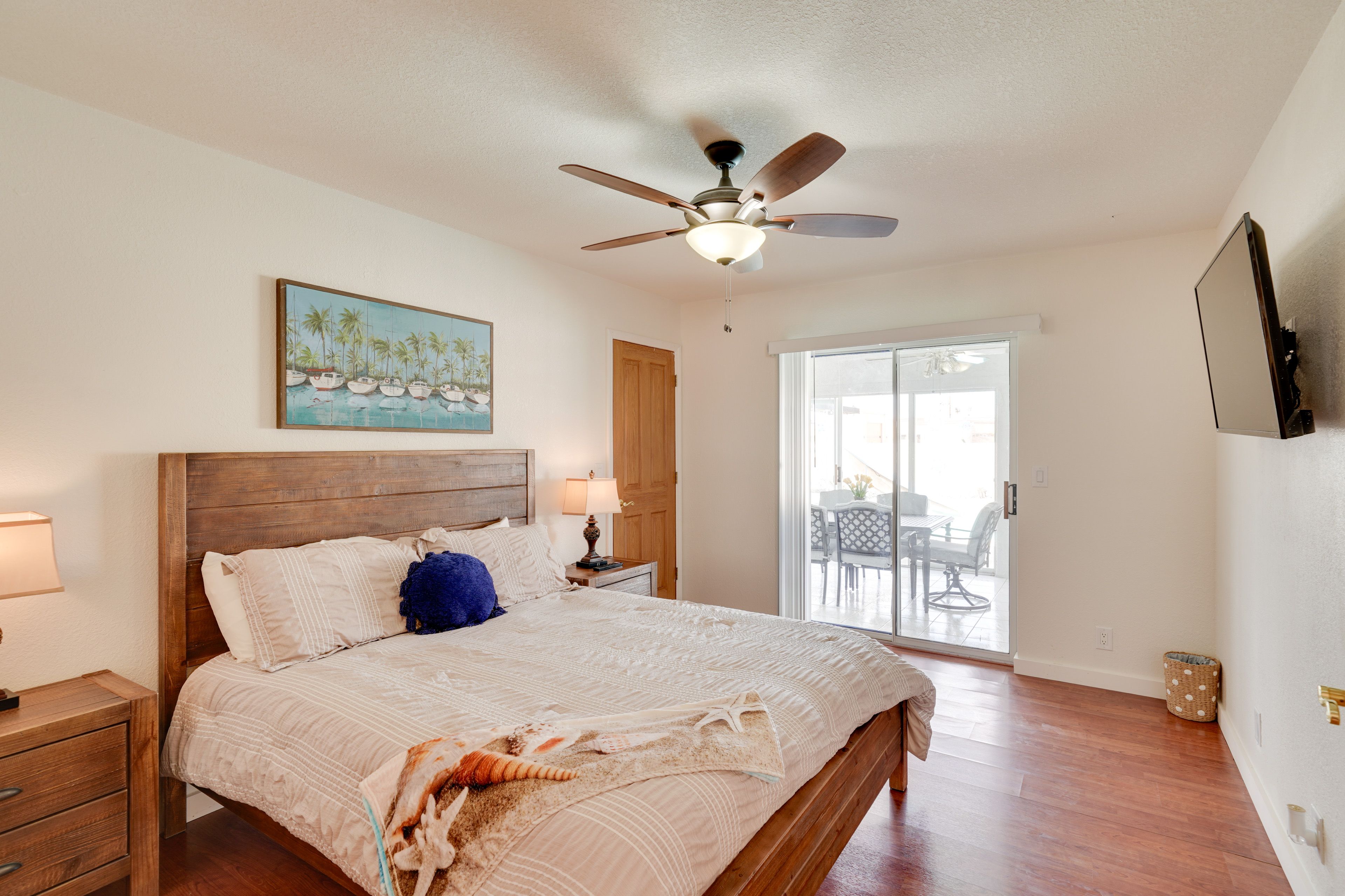 Bedroom 2 | Queen Bed | Smart TV | Ceiling Fans | Linens Provided