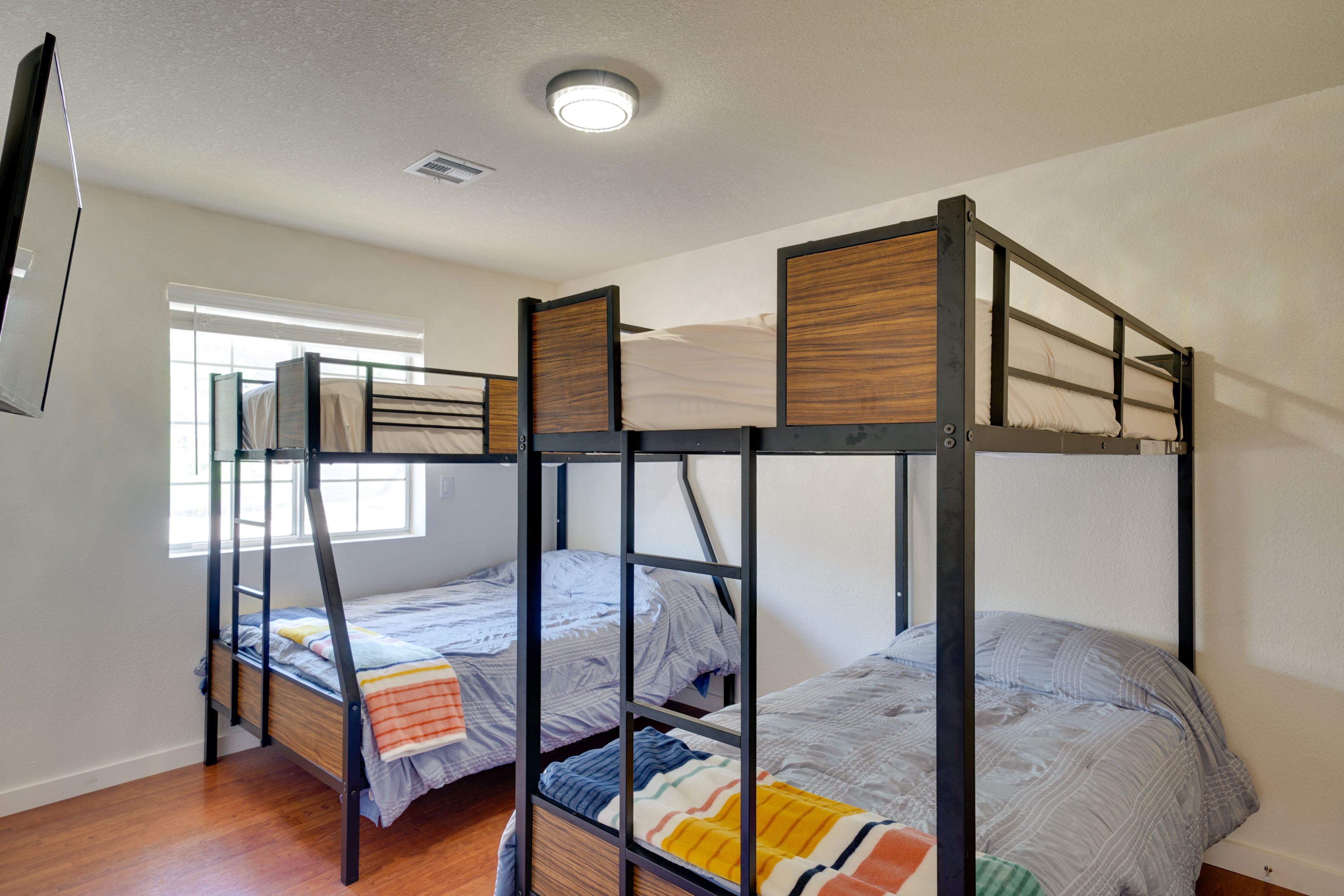 Bedroom 3 | Twin/Full Bunk Bed | Twin Bunk Bed | Smart TV