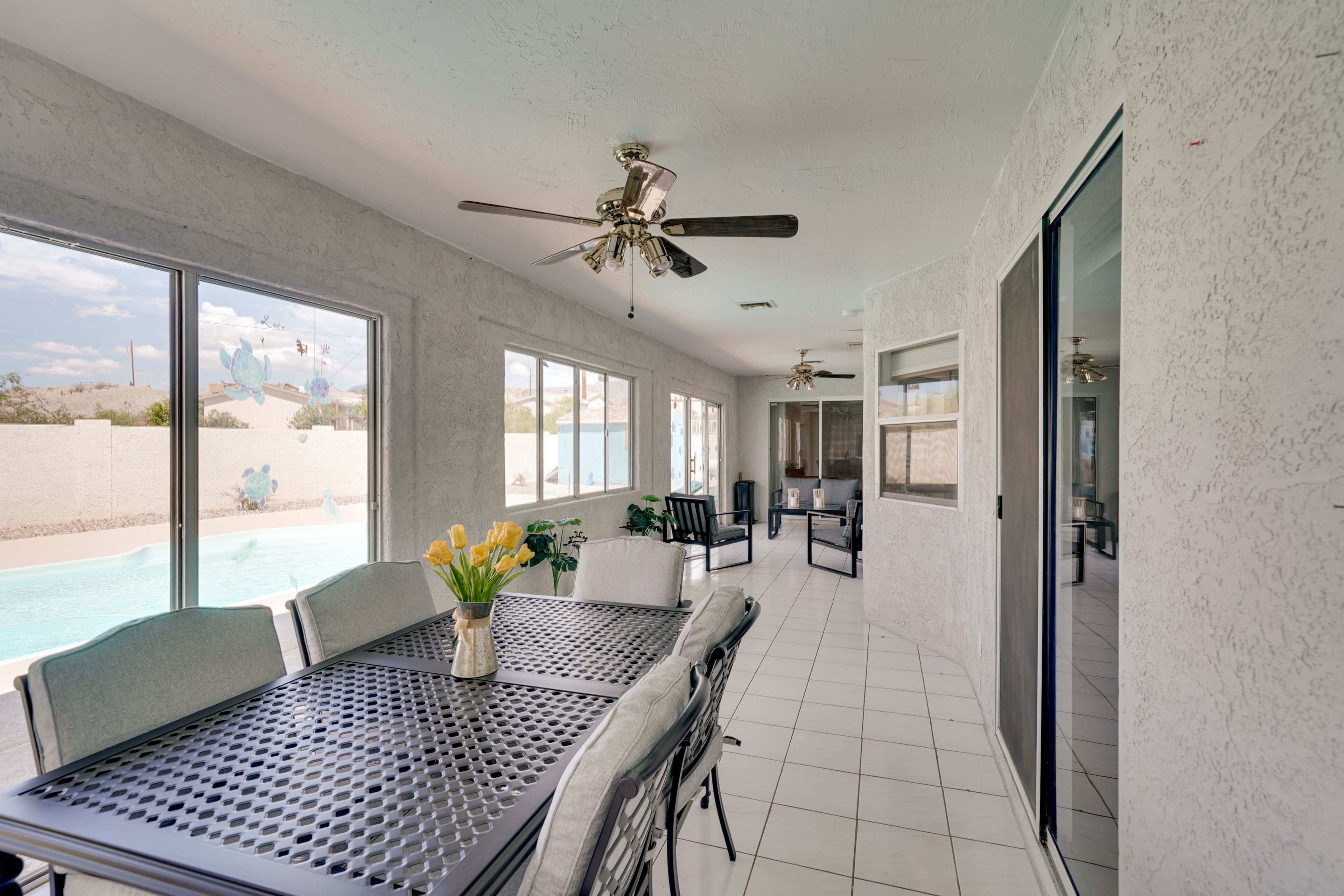 Sunroom | Seating & Dining