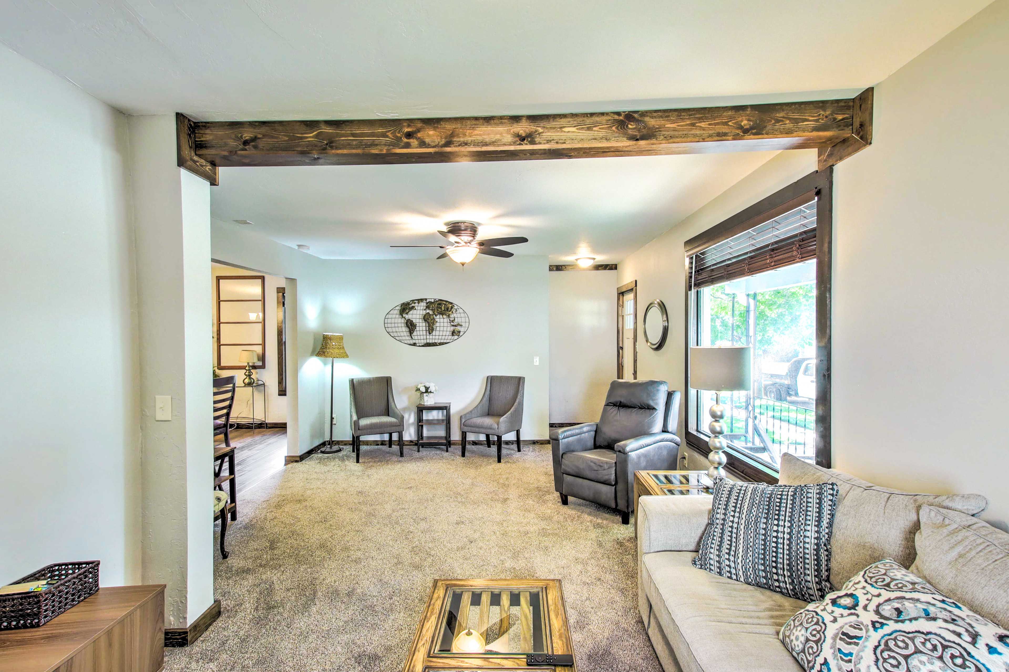 Living Room | Smart TV | Central A/C