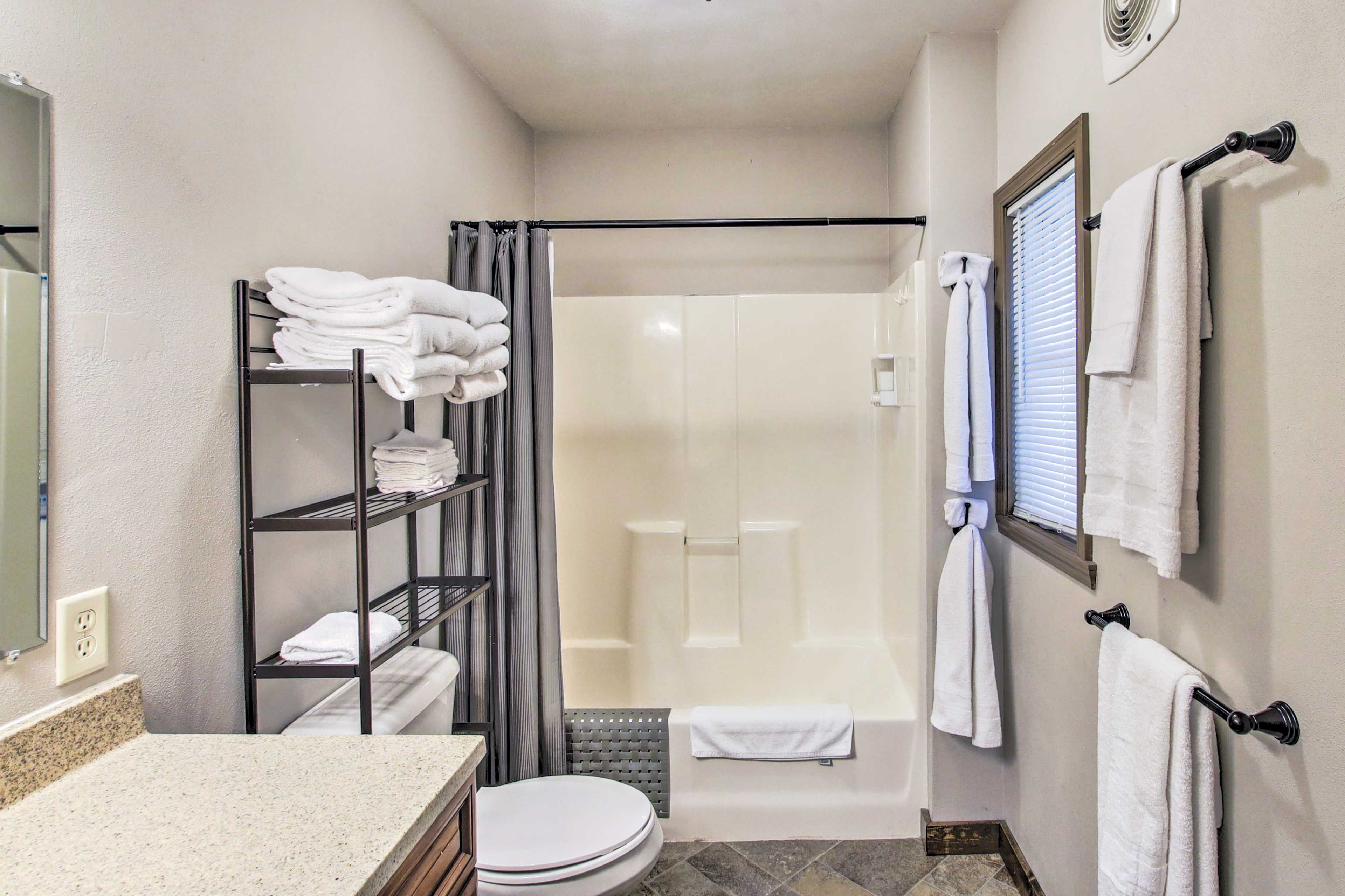 Full Bath | Complimentary Toiletries | Hair Dryer