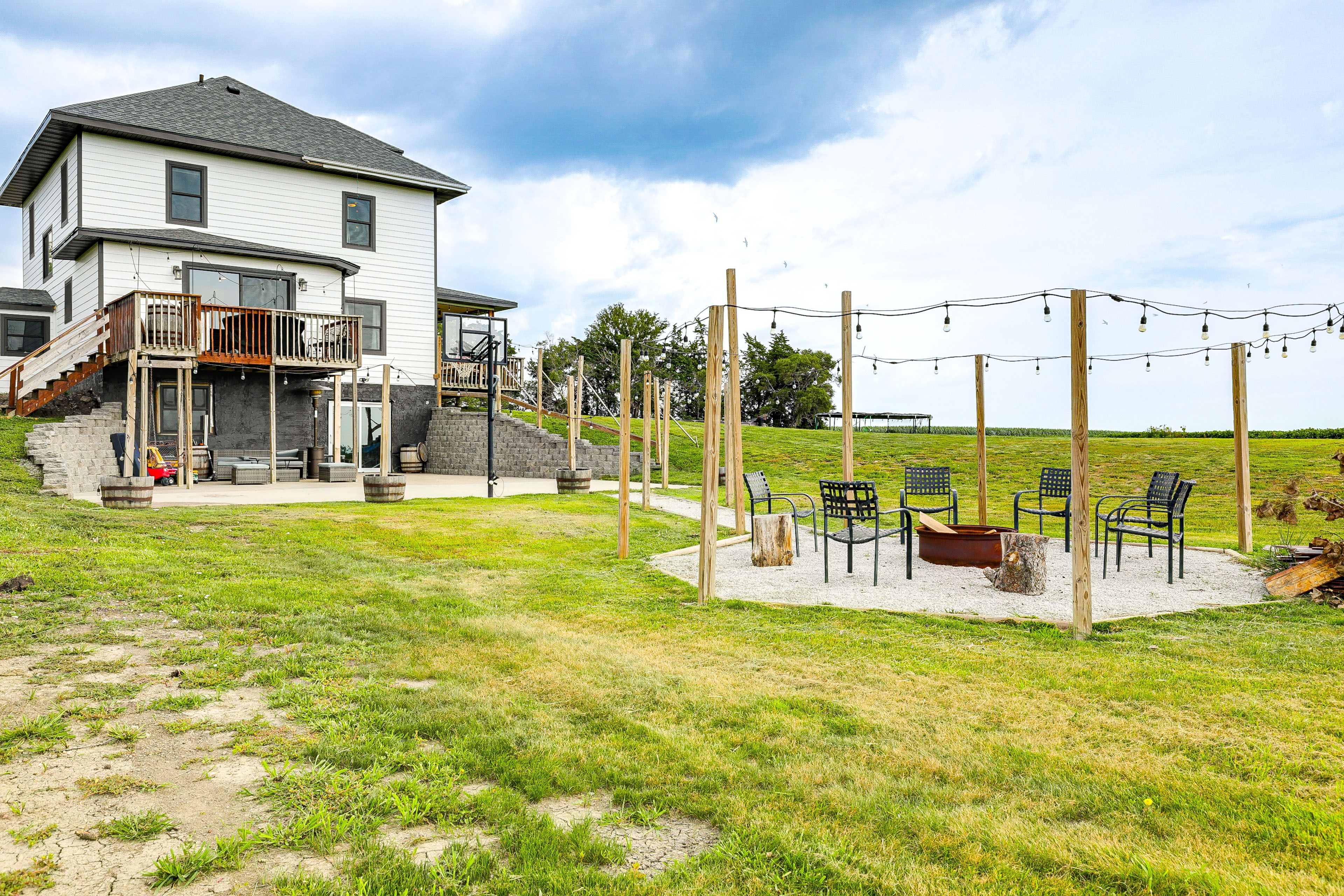 Seward Vacation Rental | 5BR | 2BA | 2,035 Sq Ft | Stairs Required