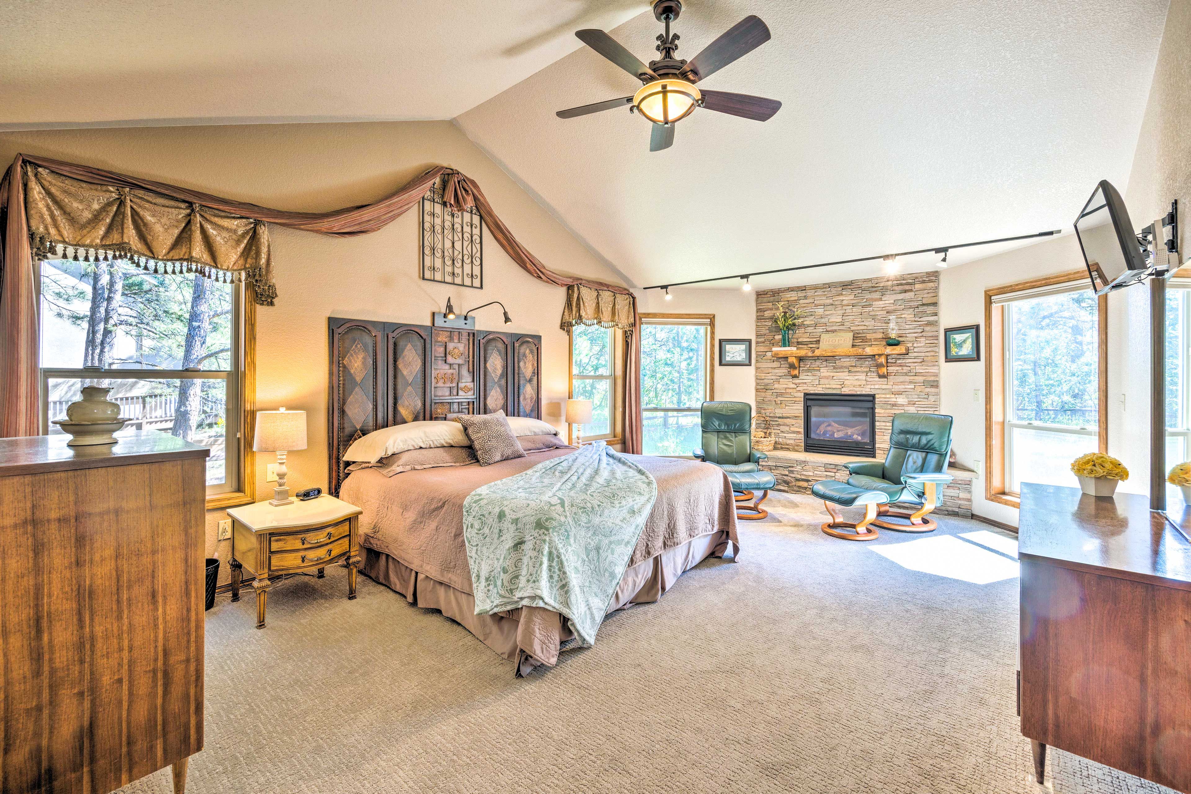 Bedroom 1 | King Bed | Linens & Towels | Smart TV | Fireplace