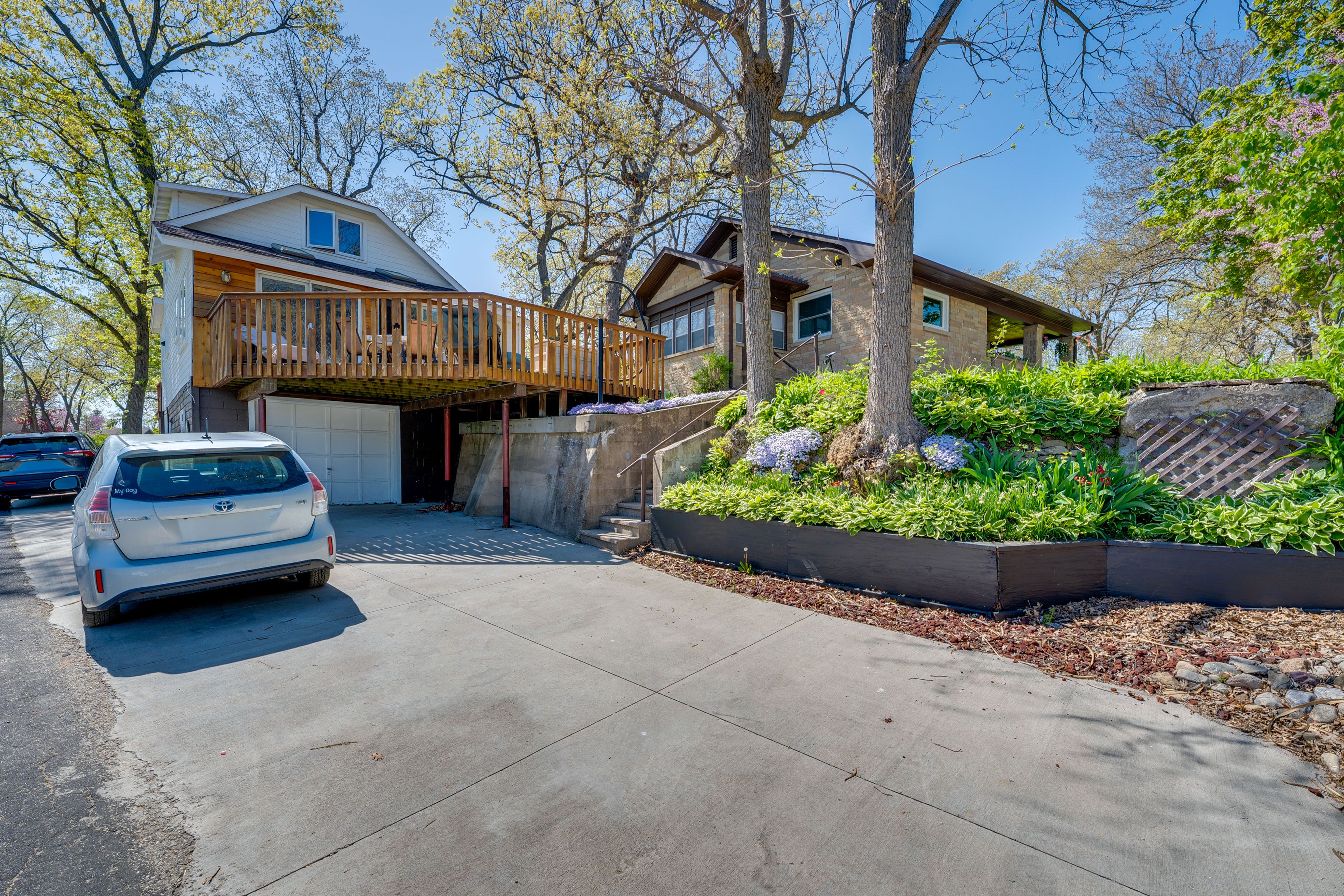 Parking | Driveway (4 Vehicles)