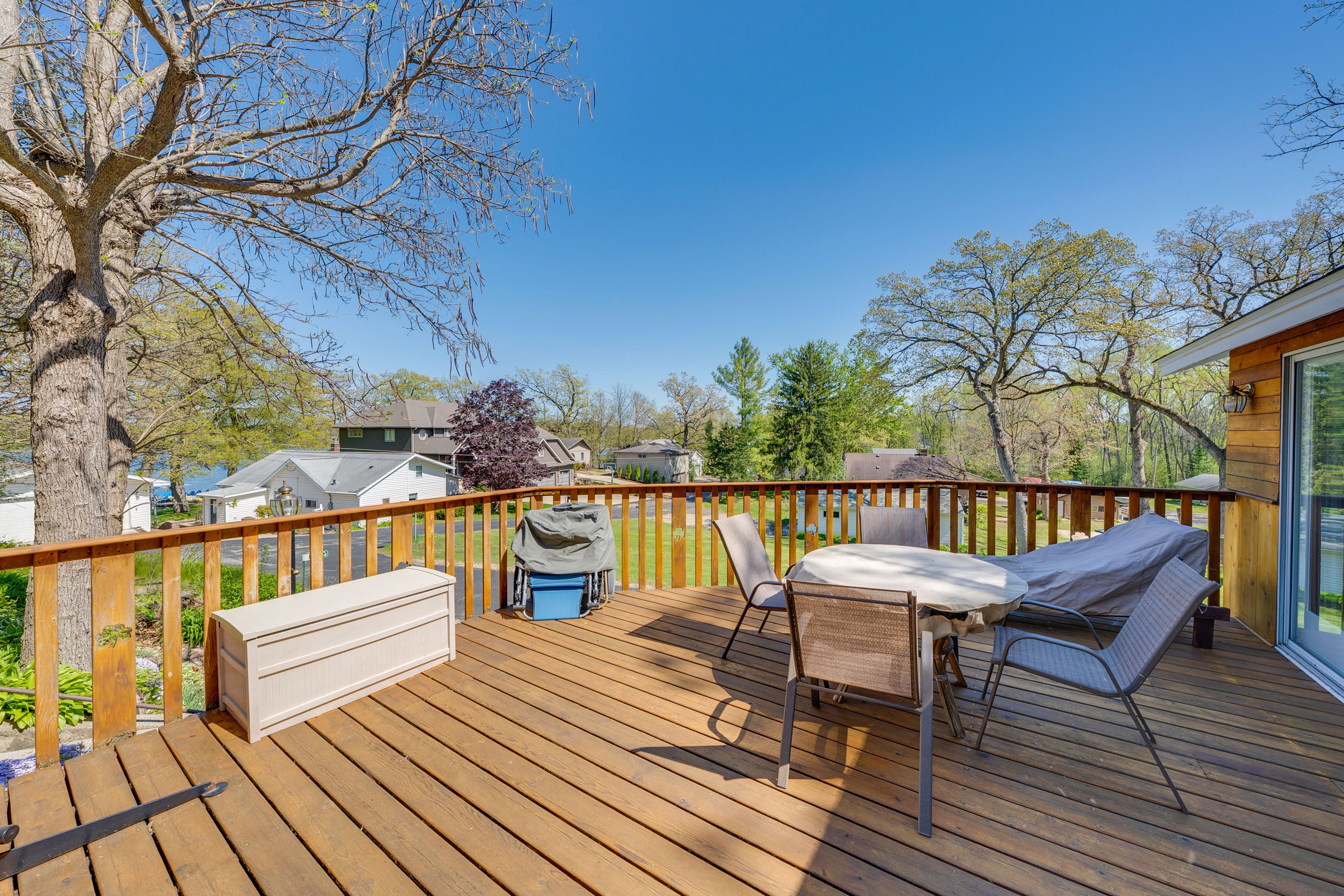 Deck | Lake View