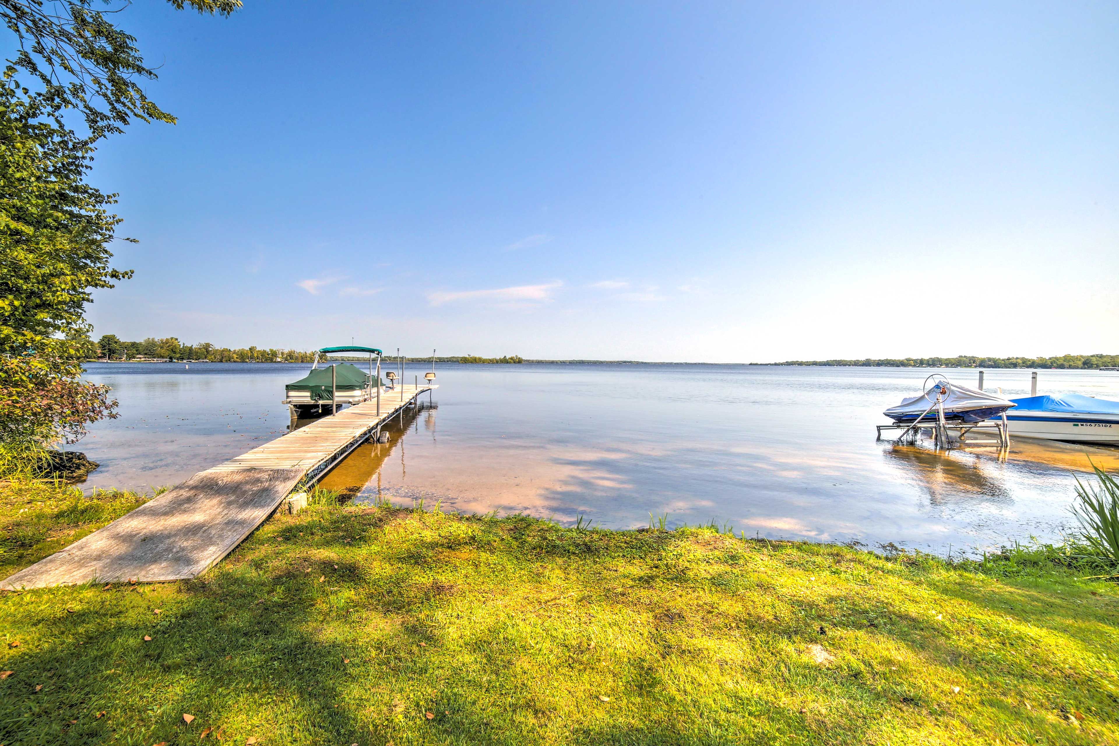 Outdoor Space | Canoe | Gas Grill | Fire Pit & Seating