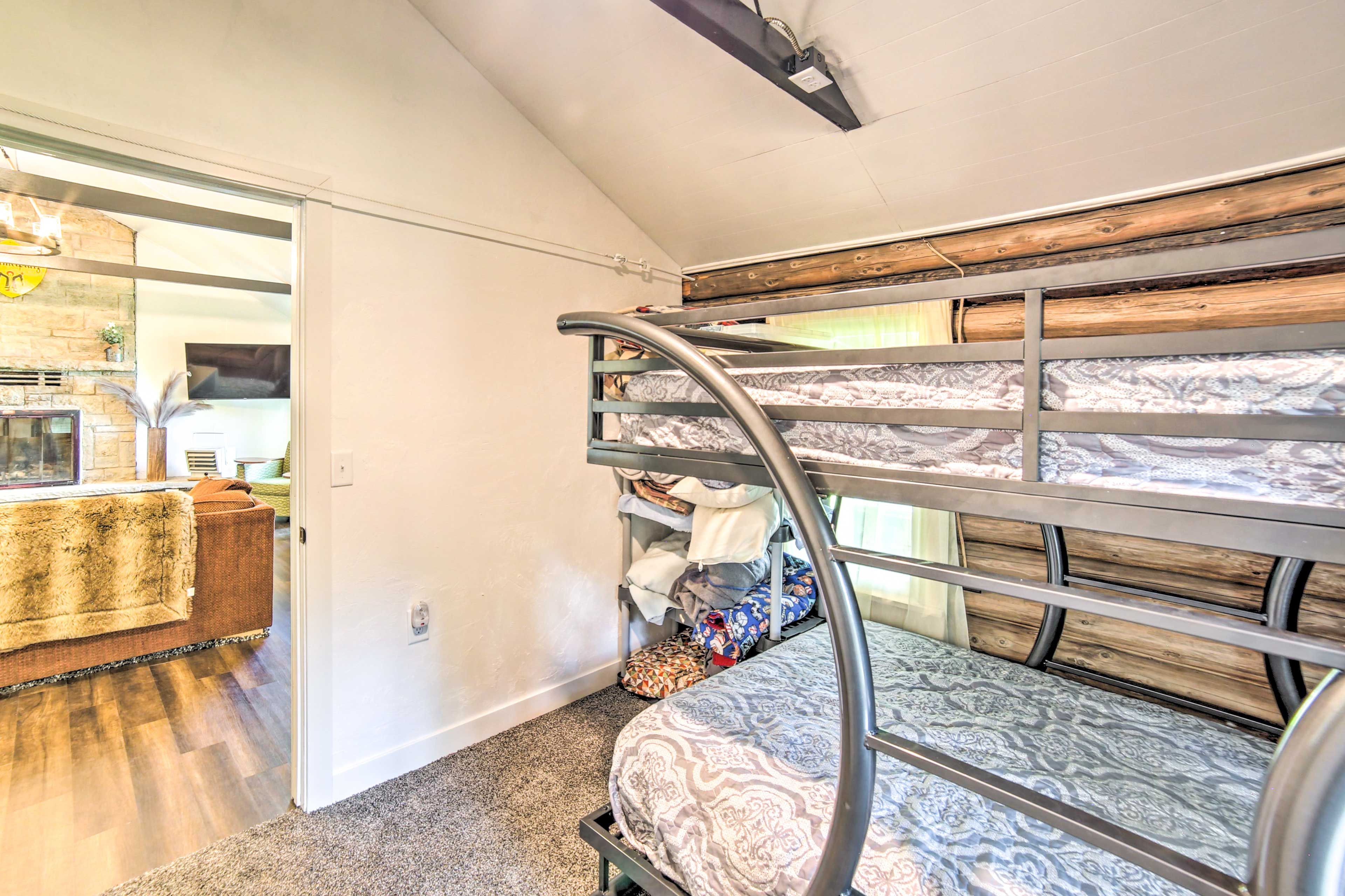 Bedroom 2 | Full Bunk Bed | Towels Provided