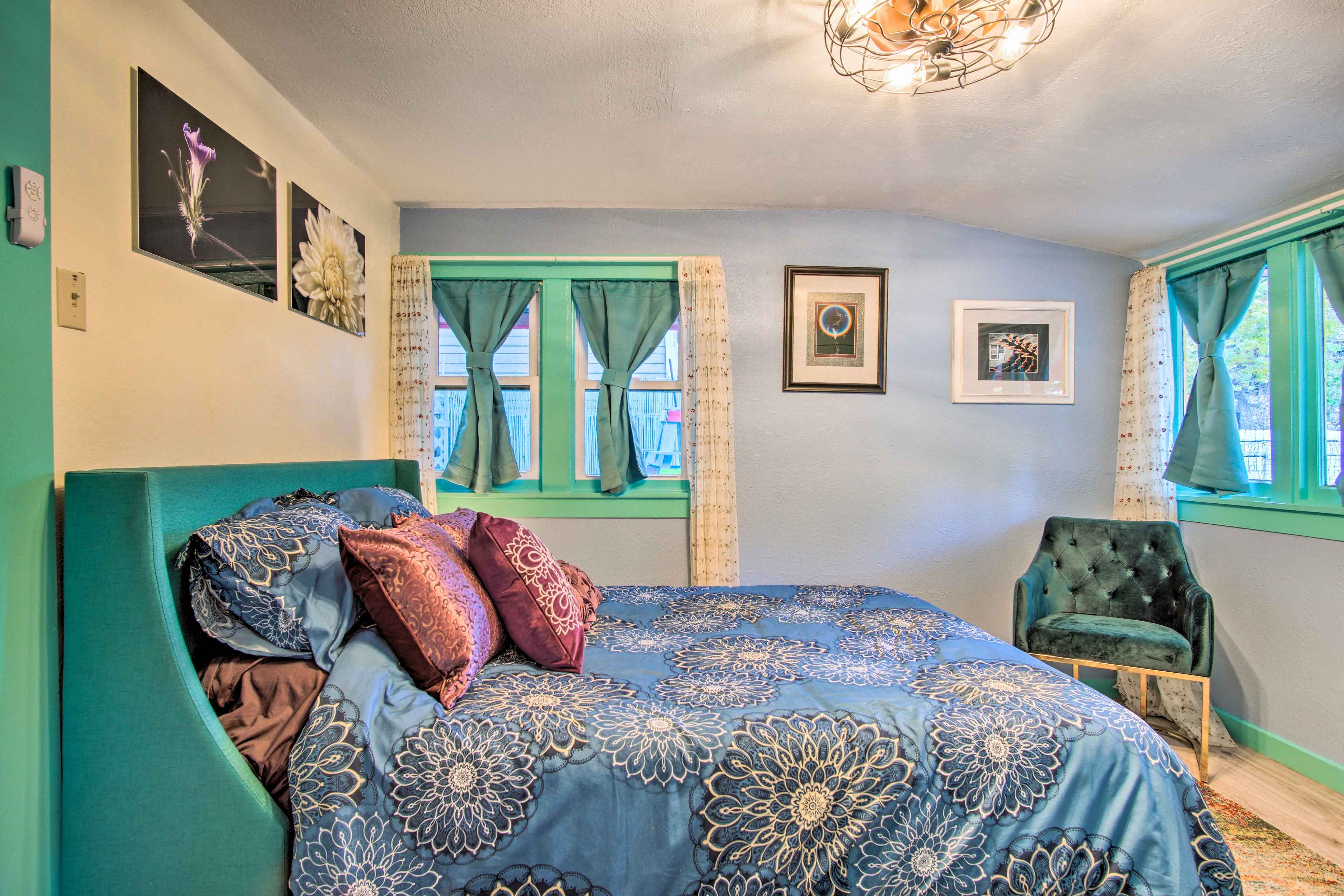 Bedroom 2 | Queen Bed