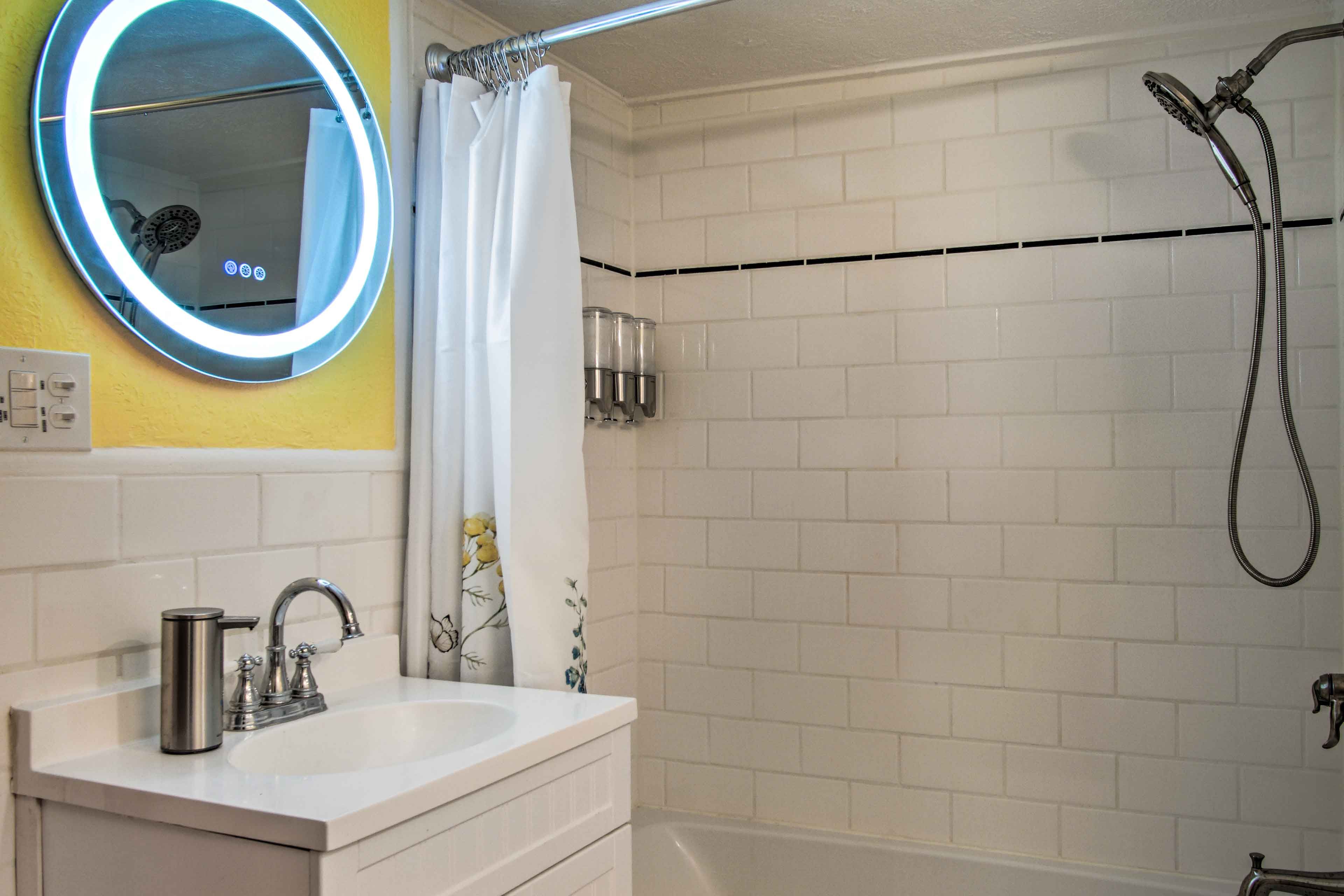 En-Suite Bathroom | Complimentary Toiletries | Towels Provided